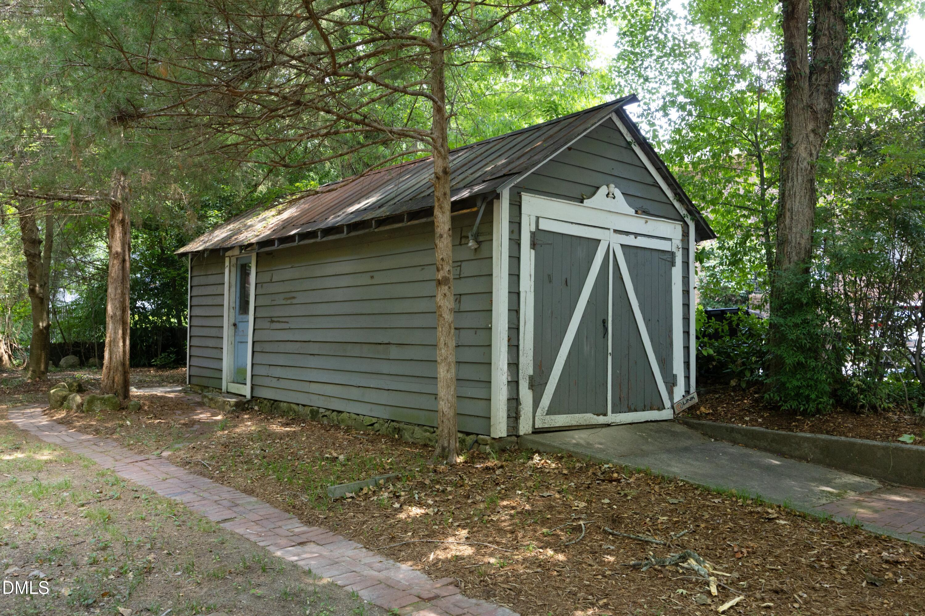 main property photo 34