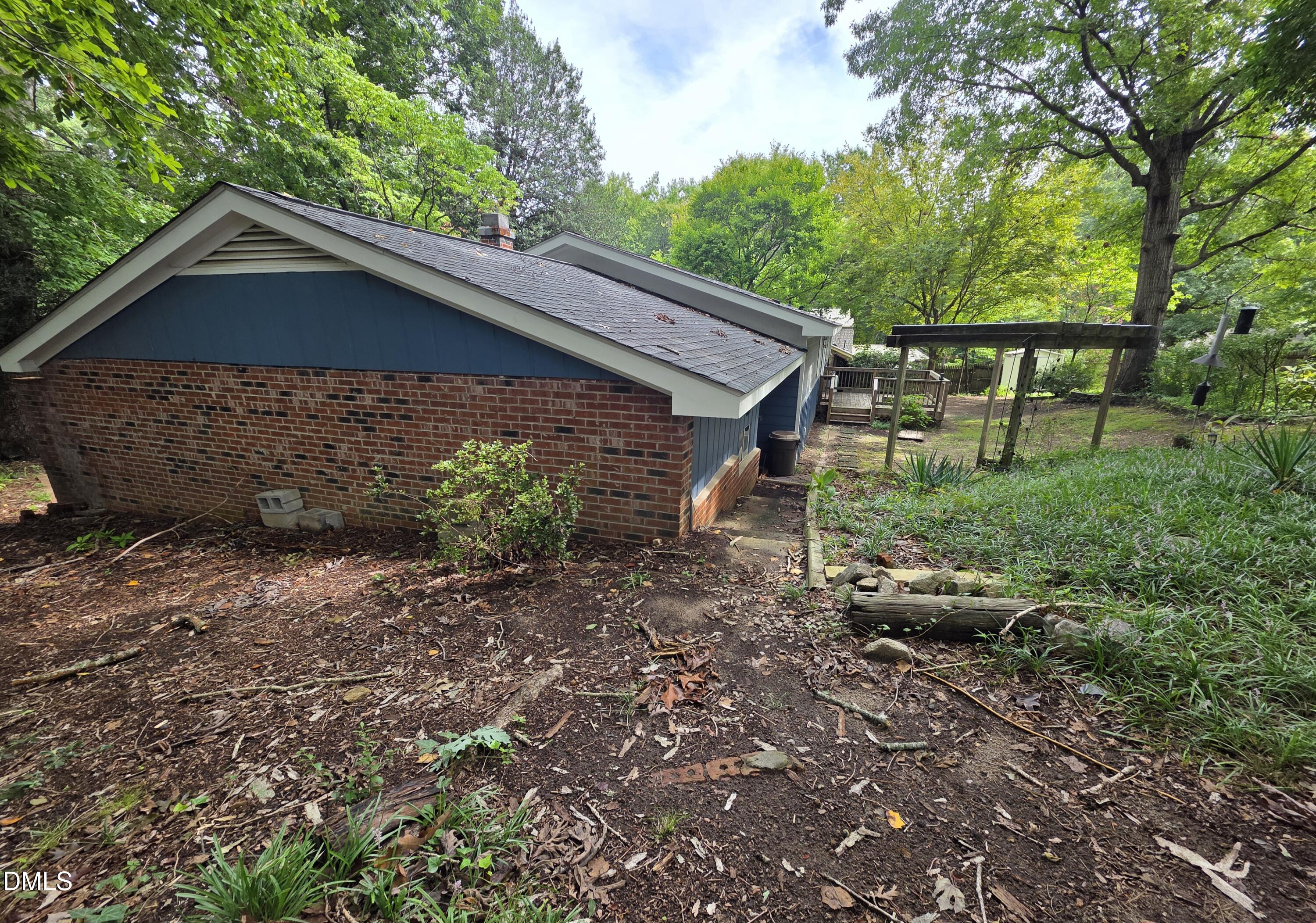 main property photo 33