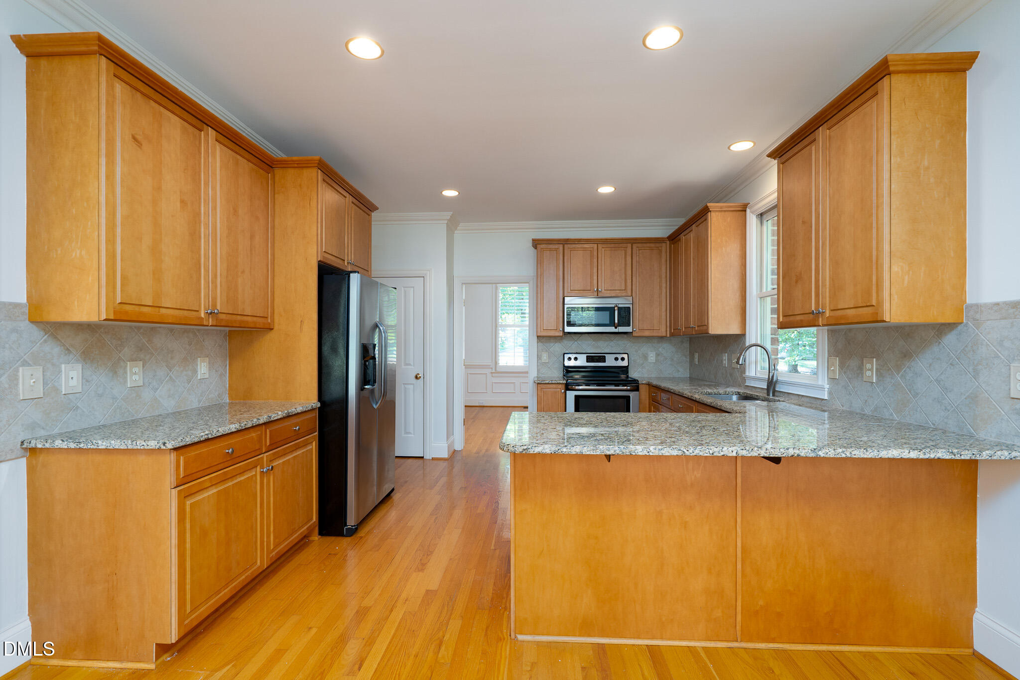 main property photo 12