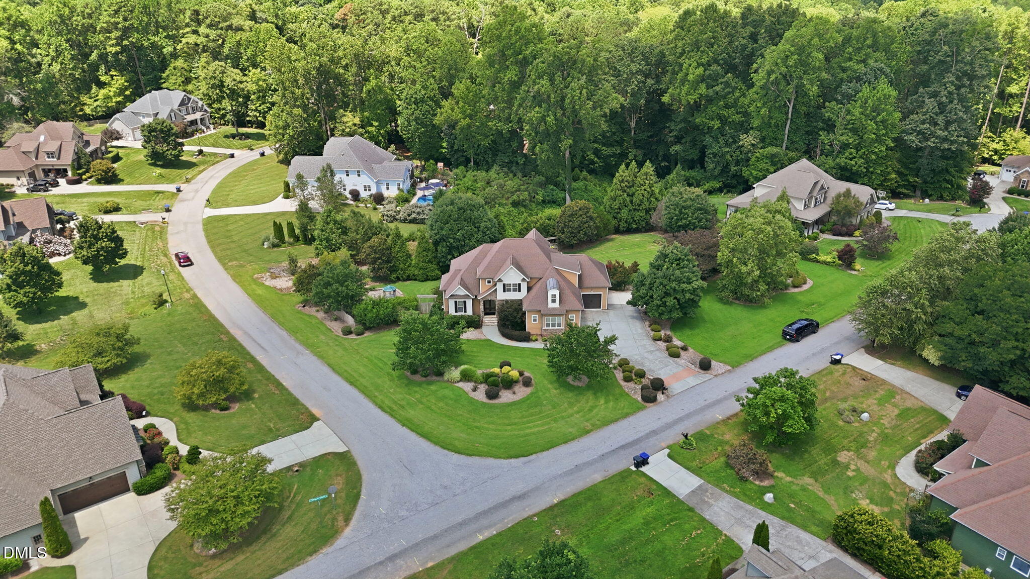 main property photo 40