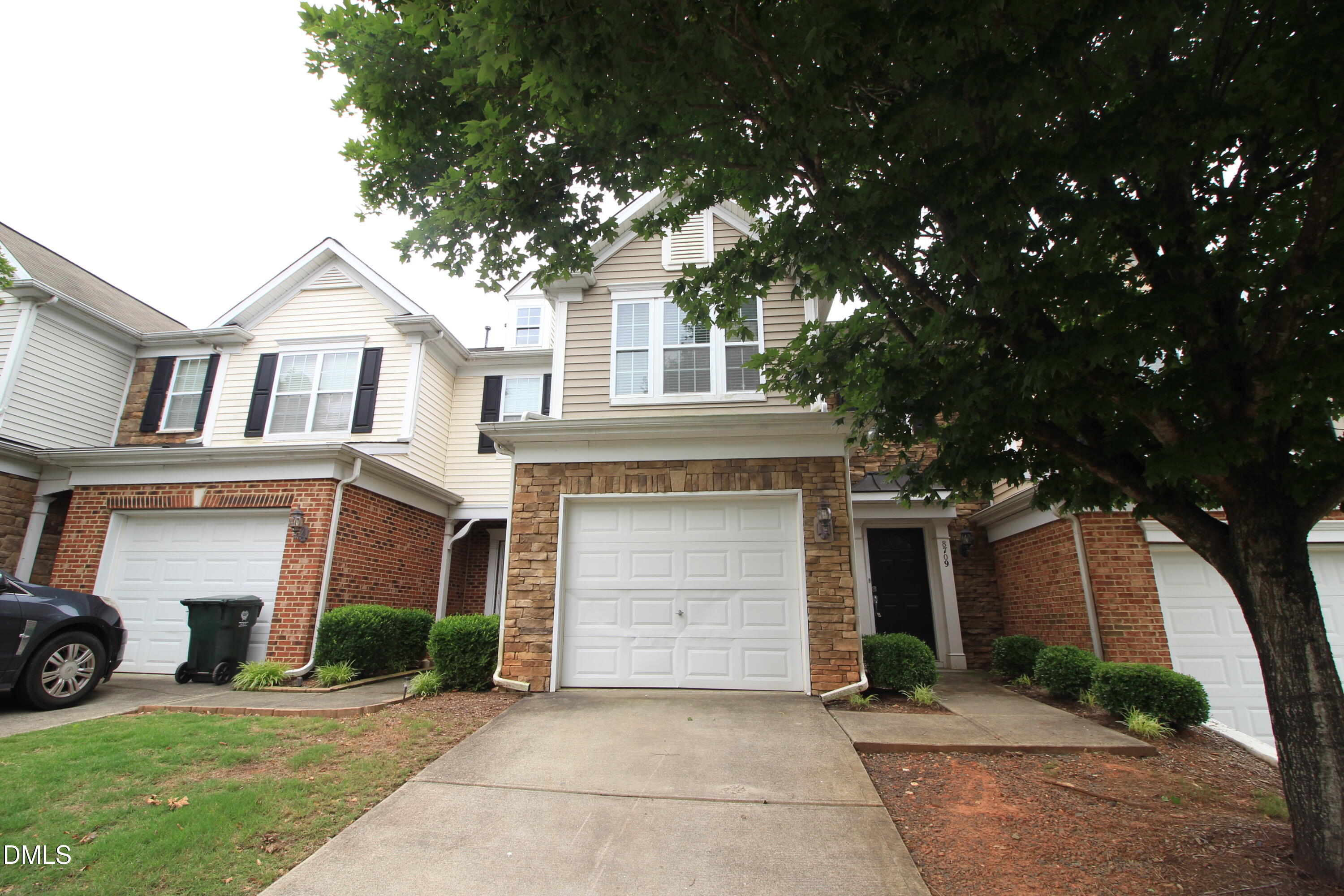 main property photo 0