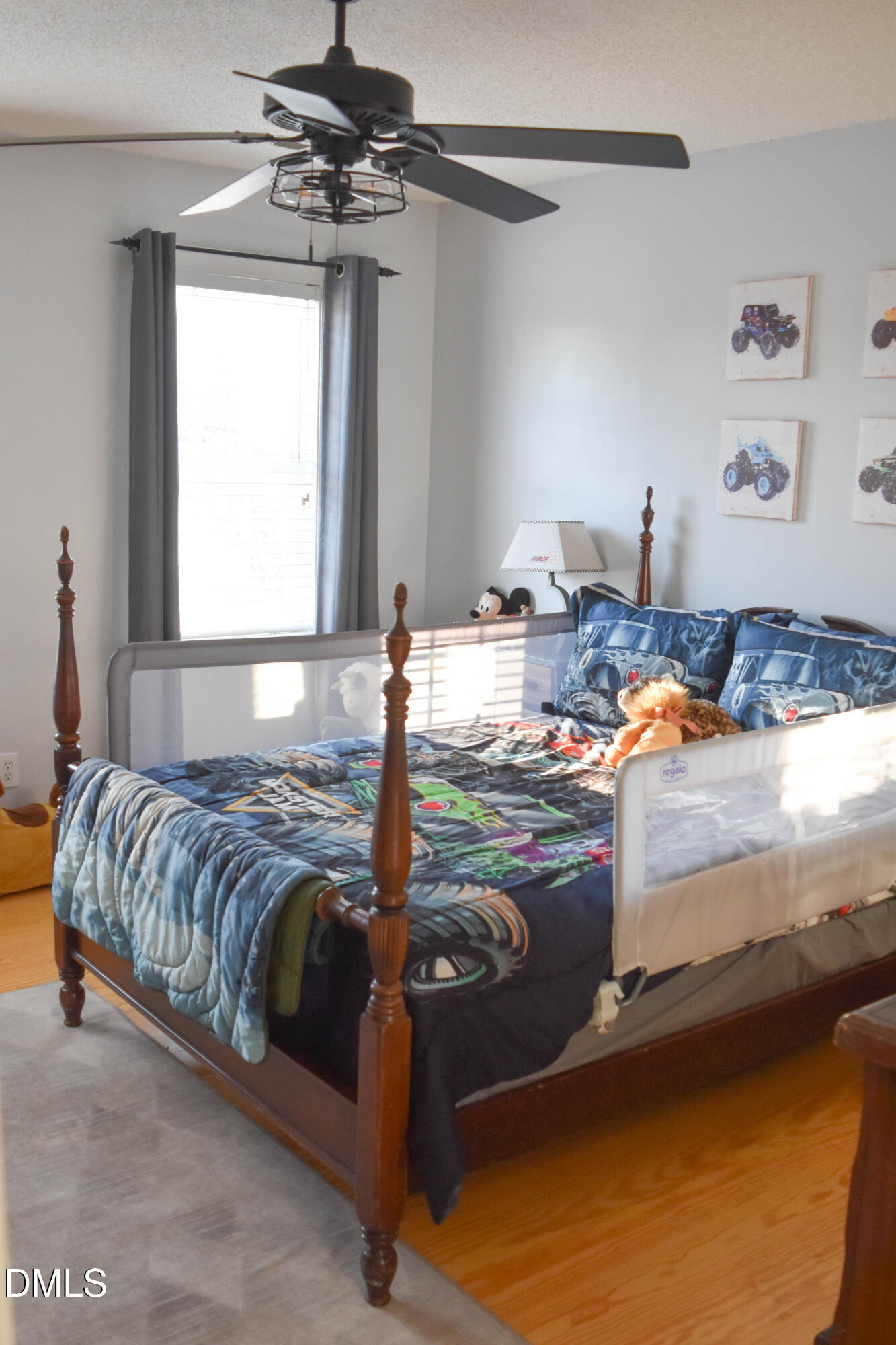 main property photo 30