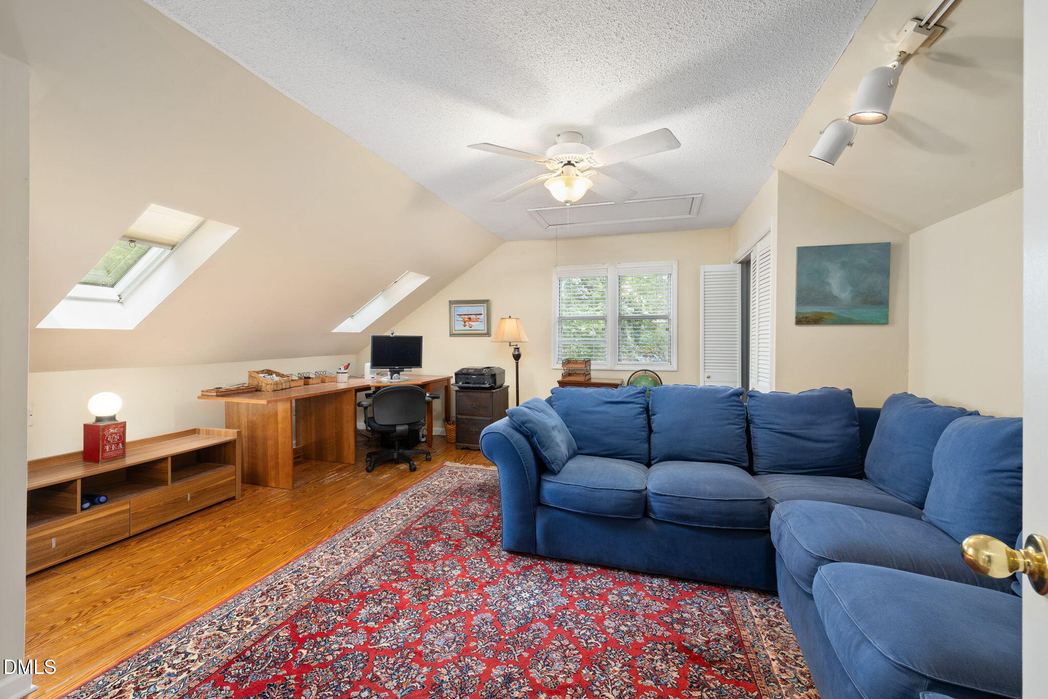 main property photo 30