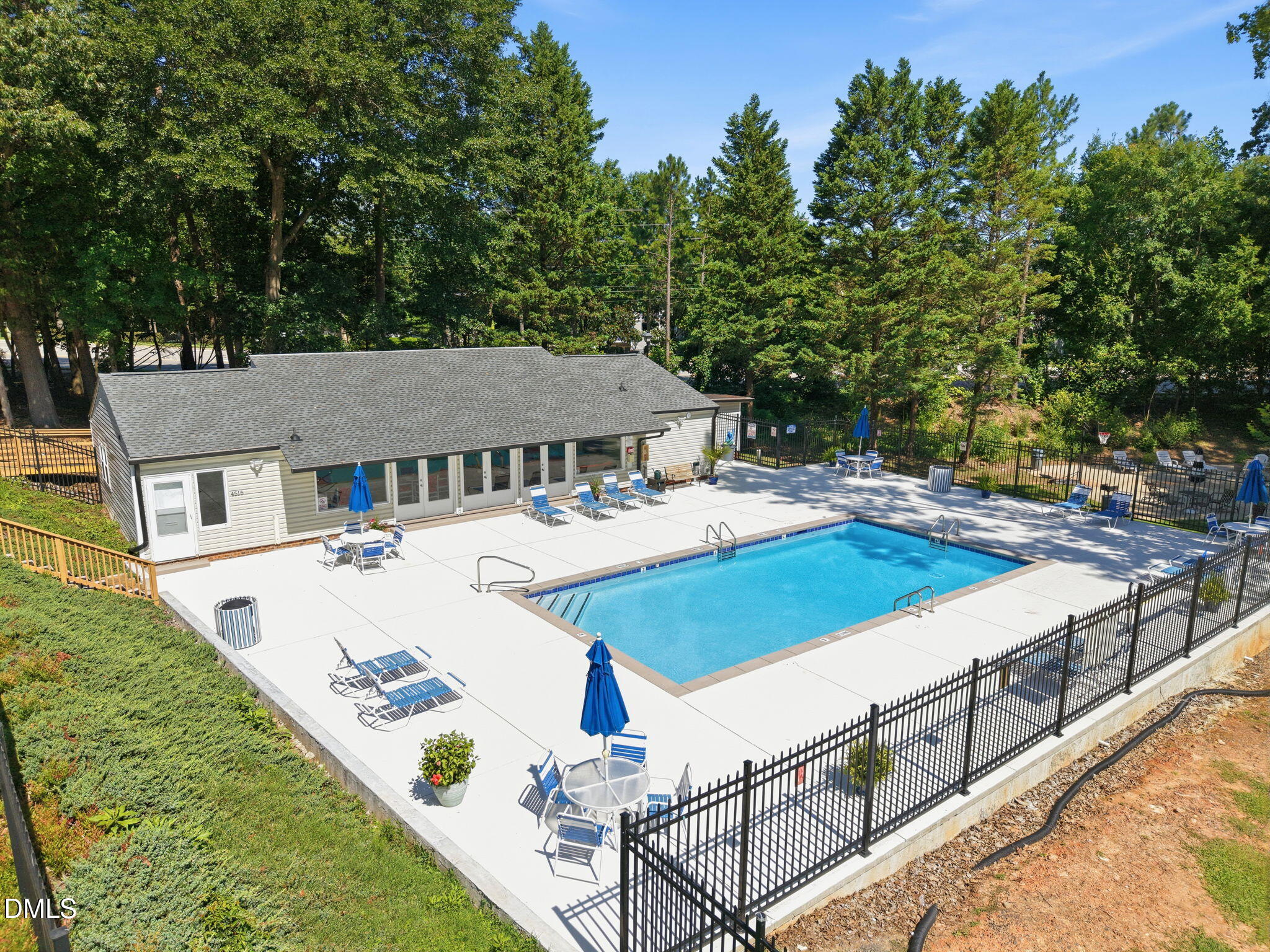 main property photo 17