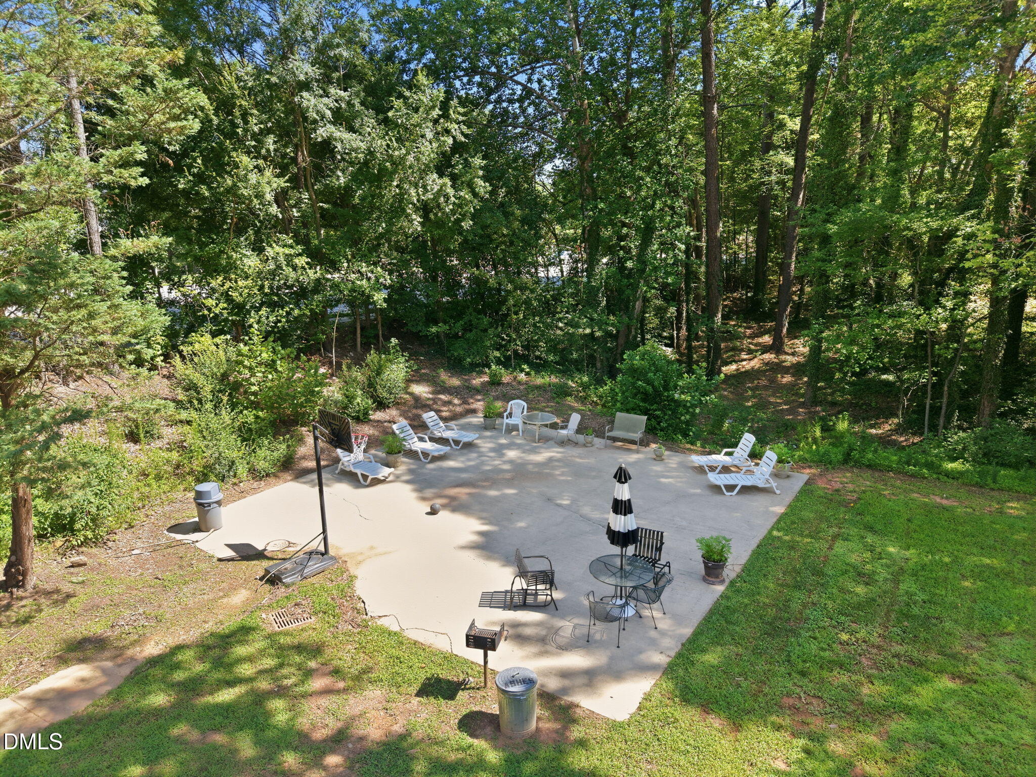 main property photo 18