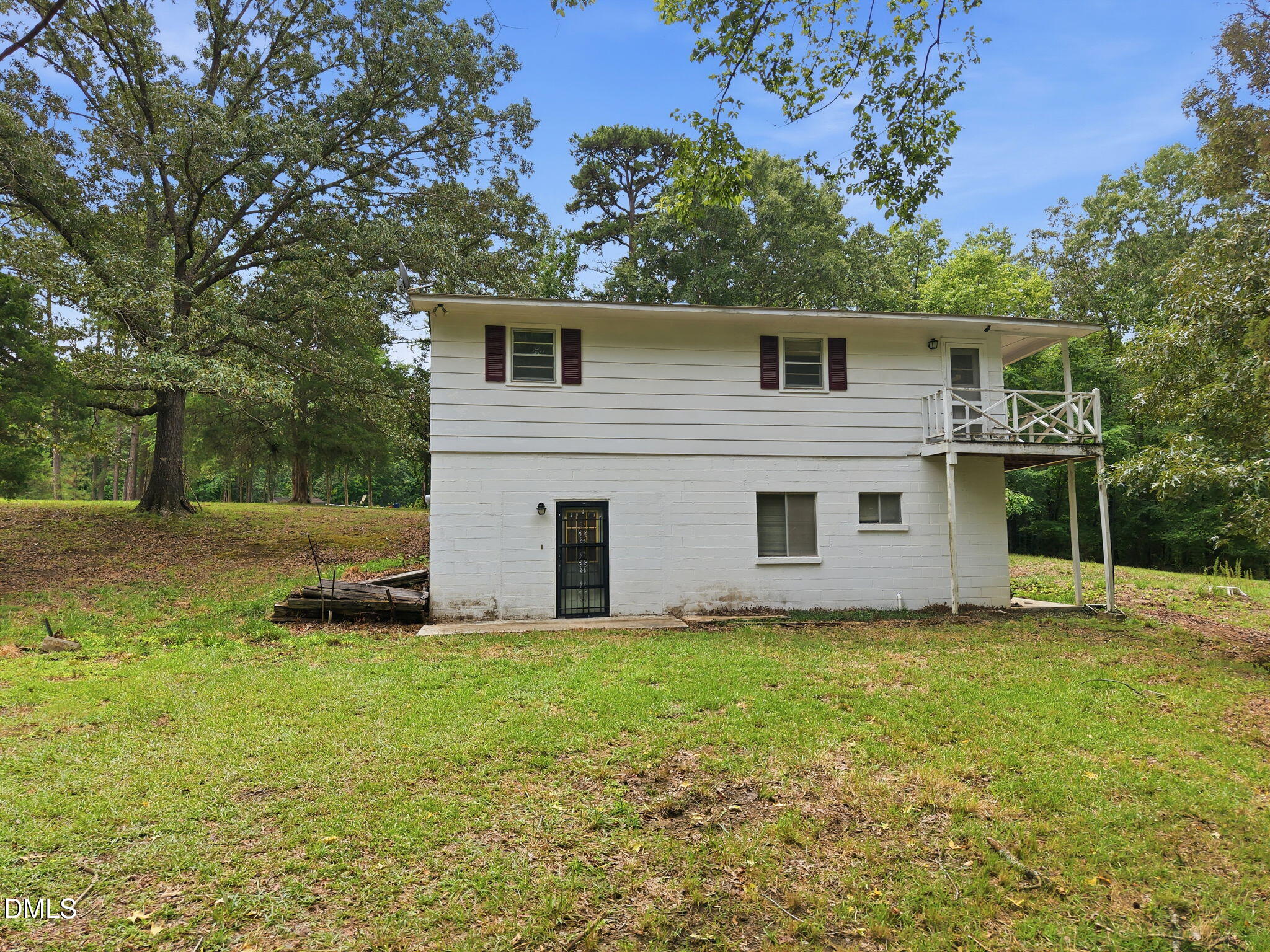 main property photo 17