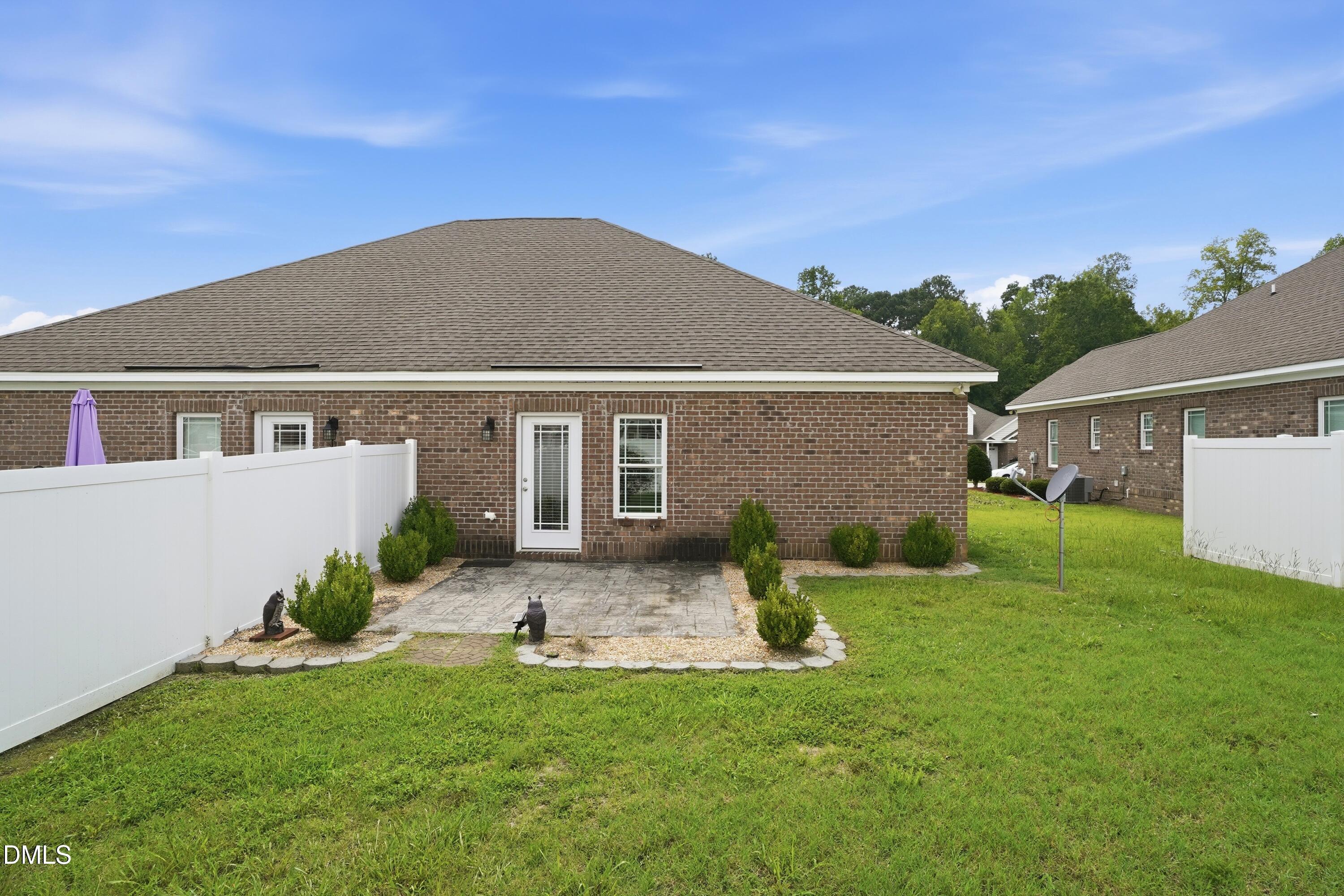 main property photo 23
