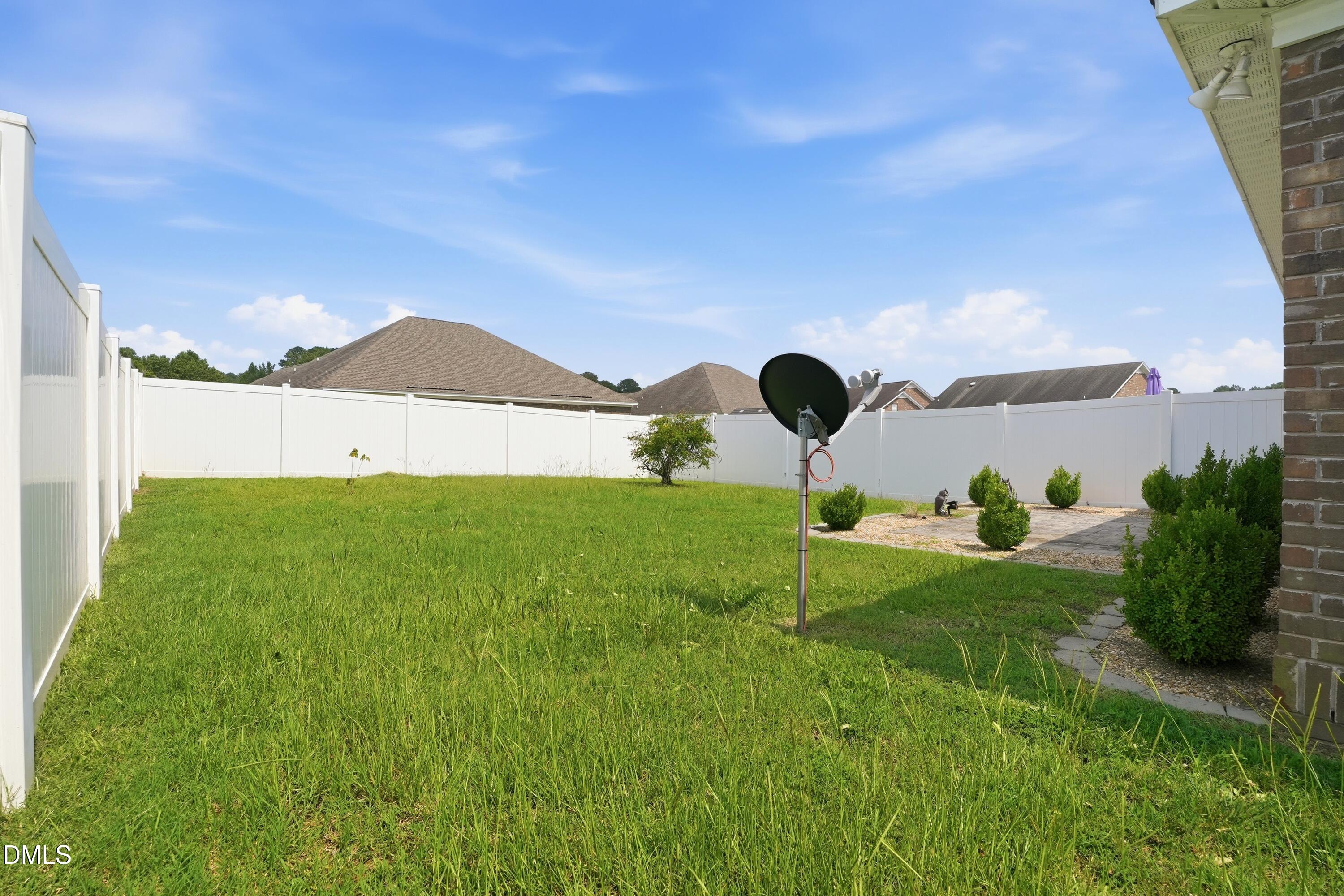 main property photo 24