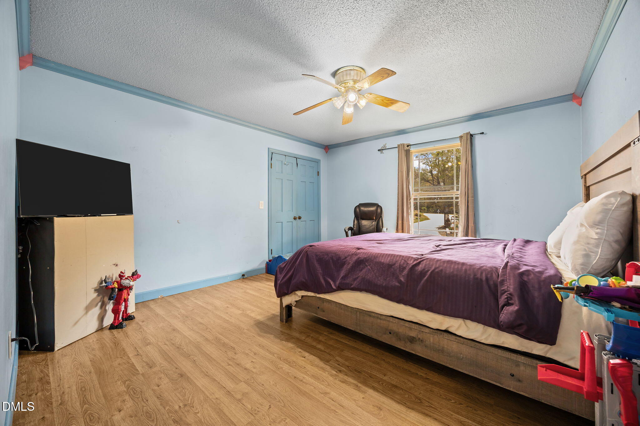 main property photo 17