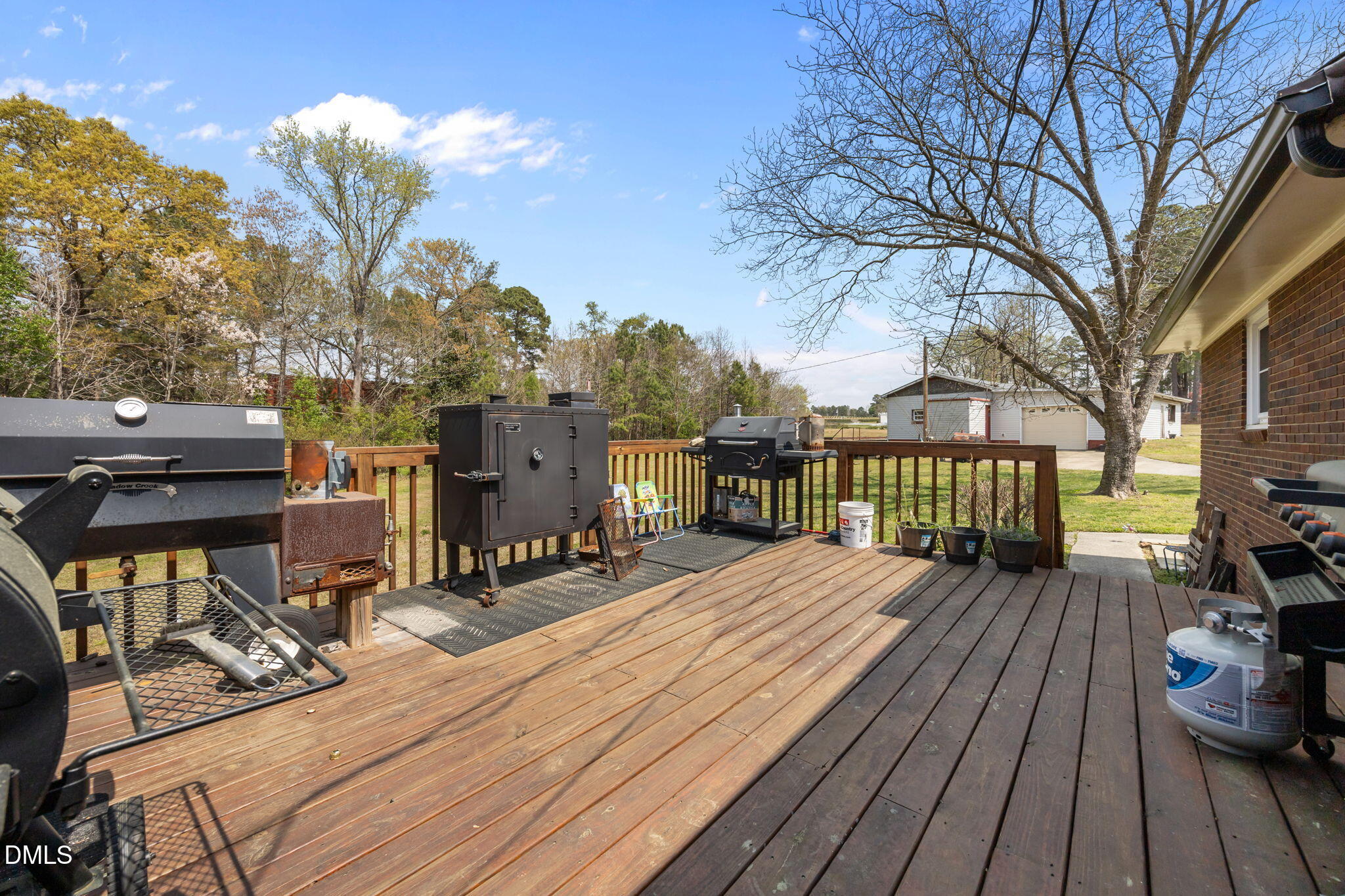 main property photo 33