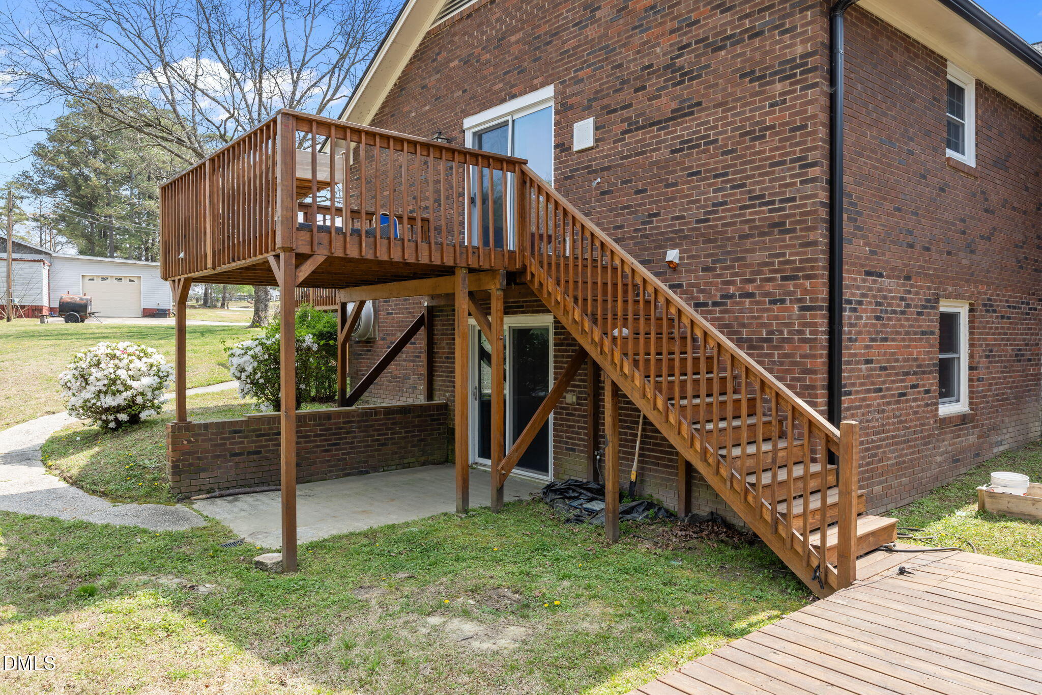 main property photo 35