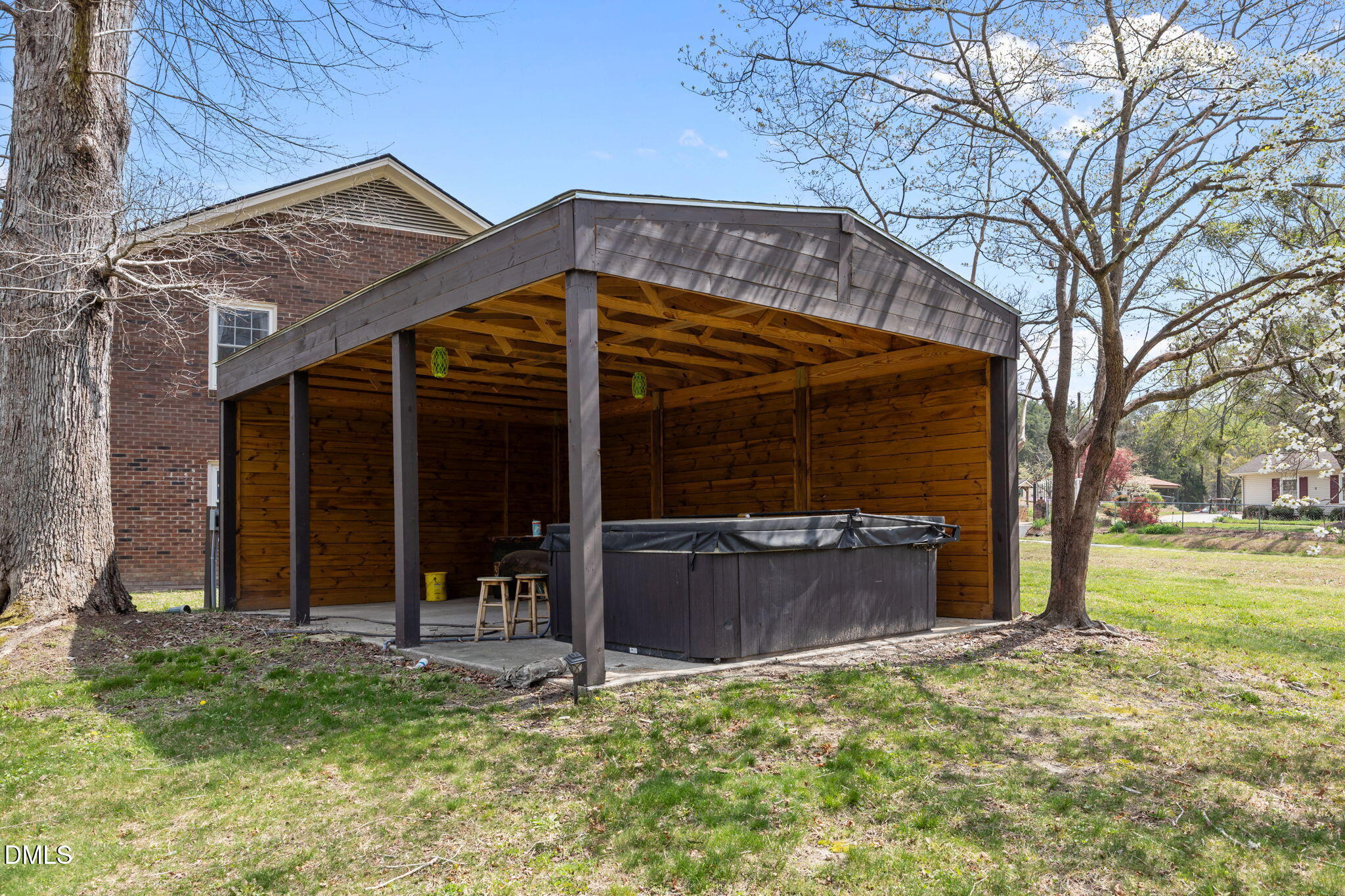 main property photo 39