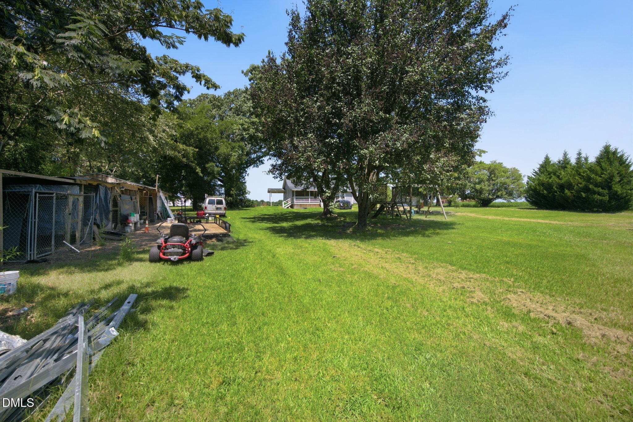 main property photo 28