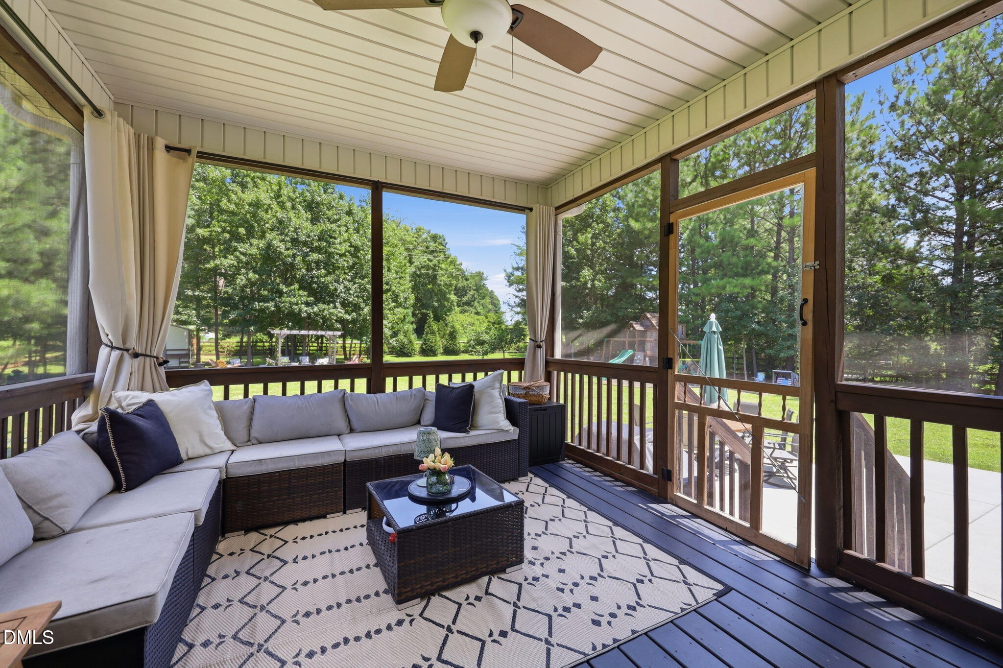 main property photo 28