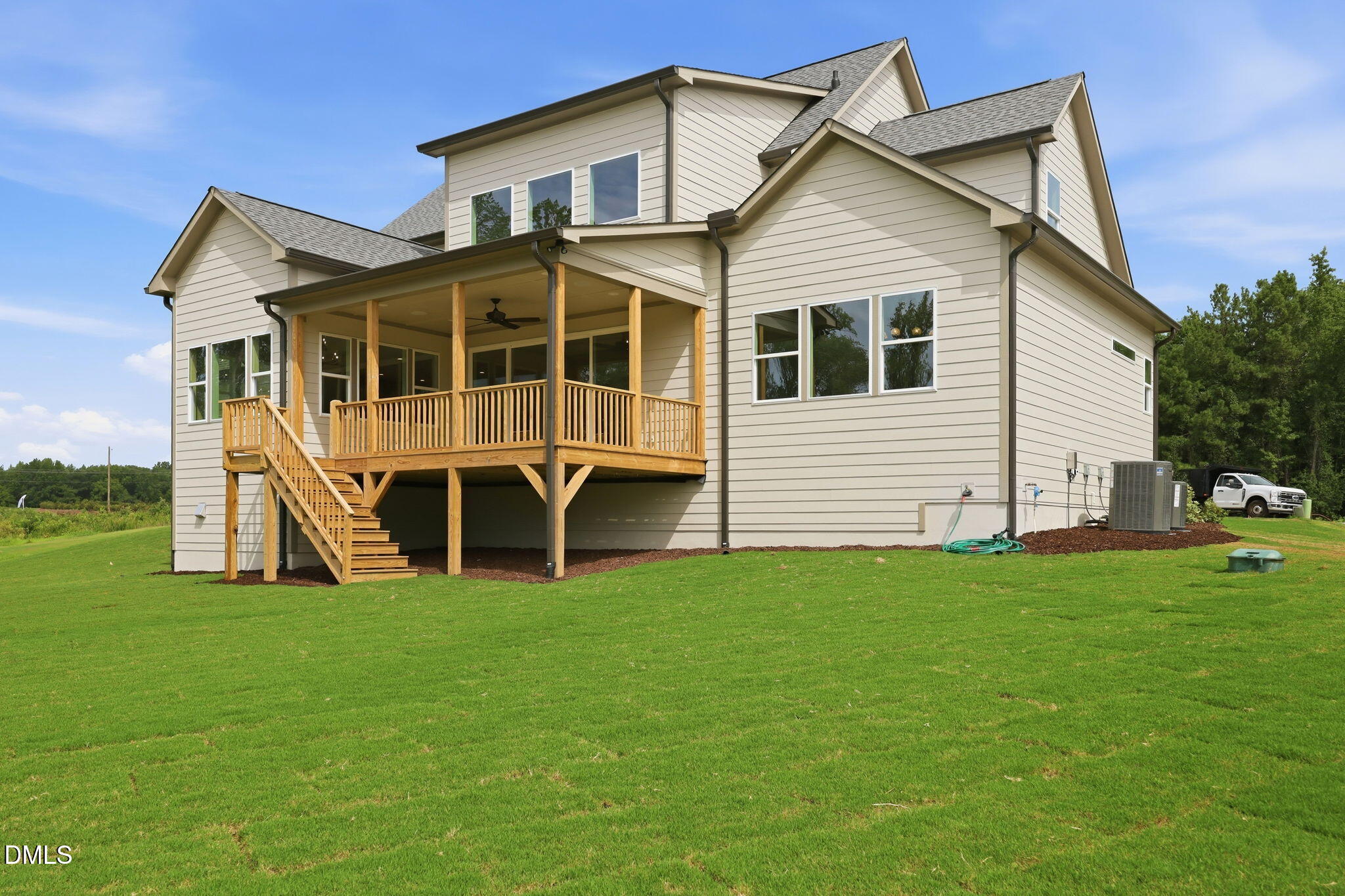 main property photo 40