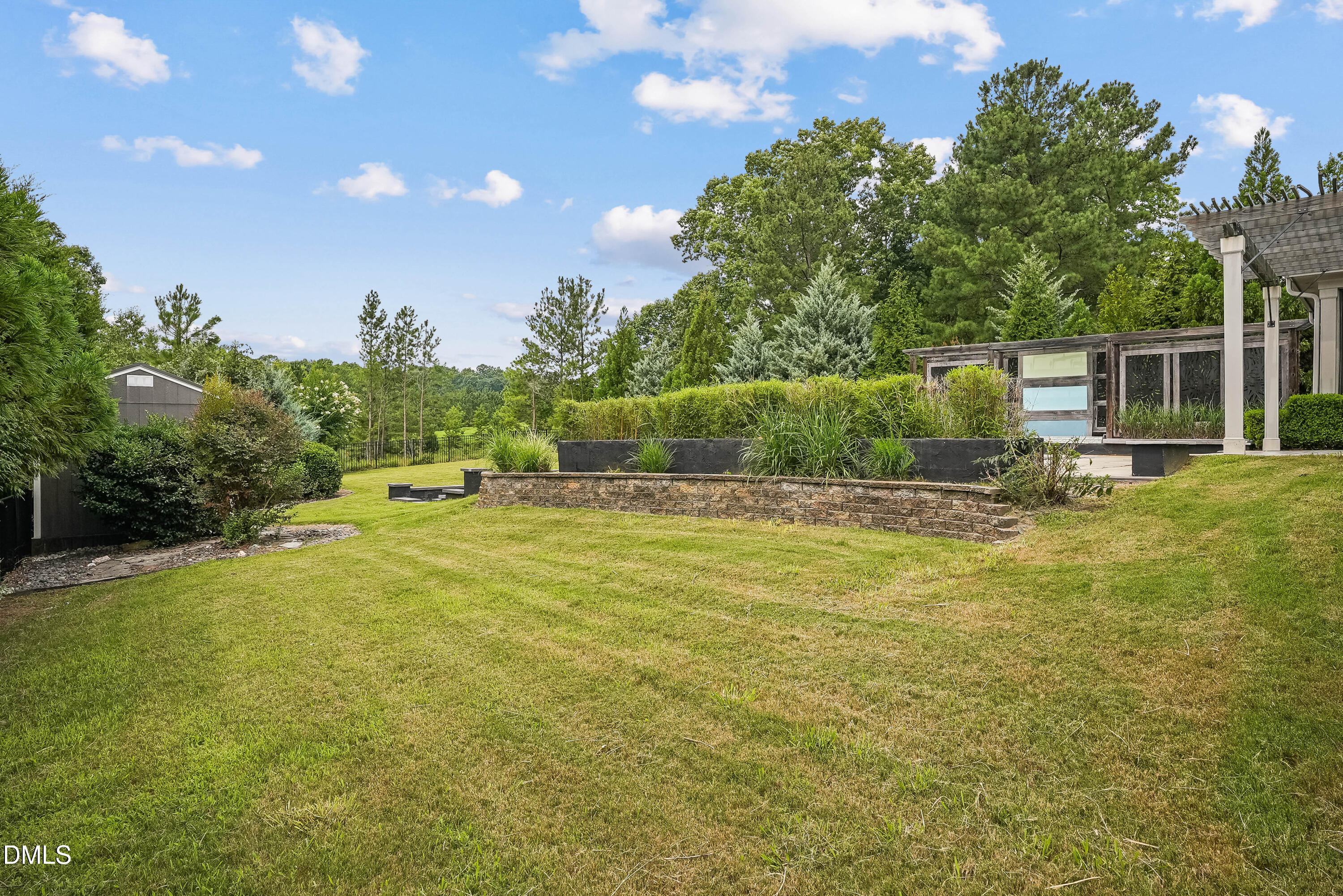 main property photo 31