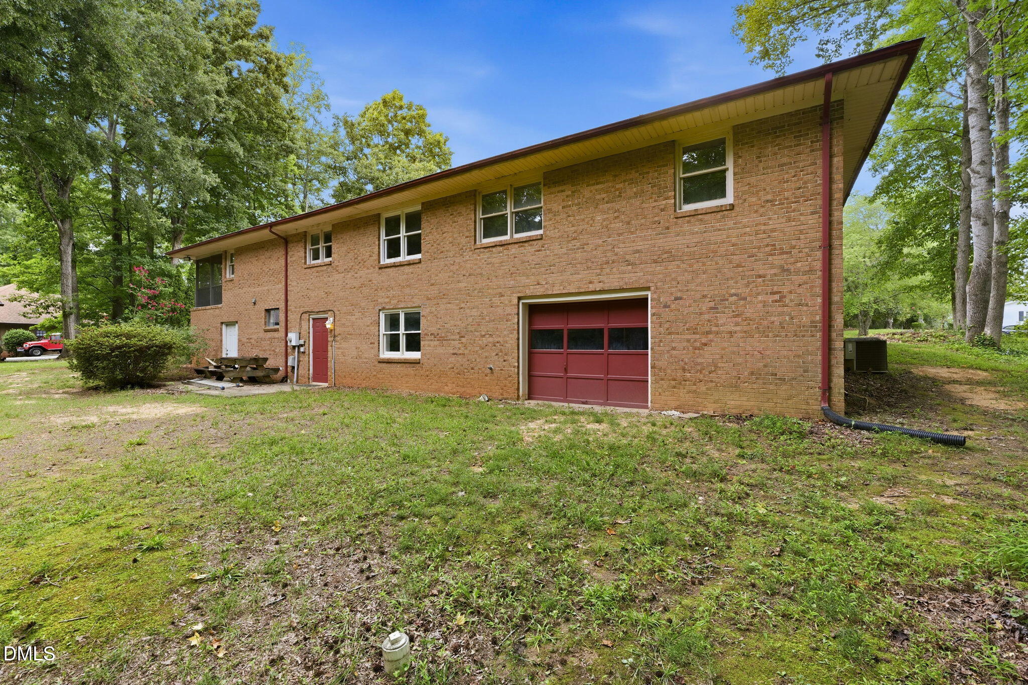 main property photo 31