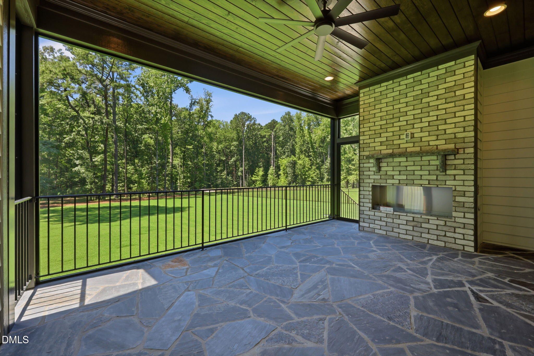 main property photo 27