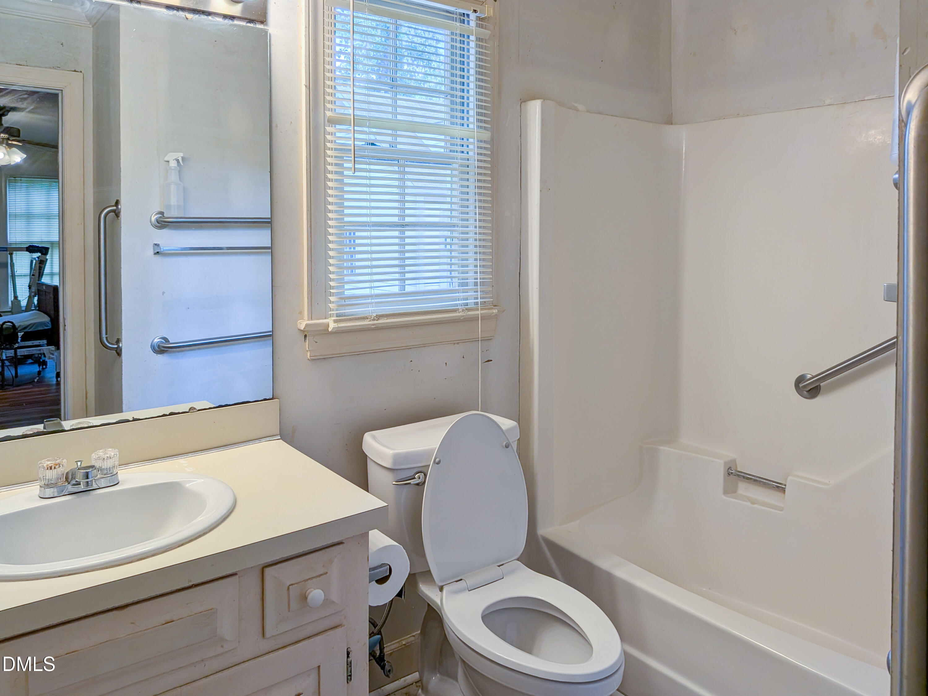 main property photo 10