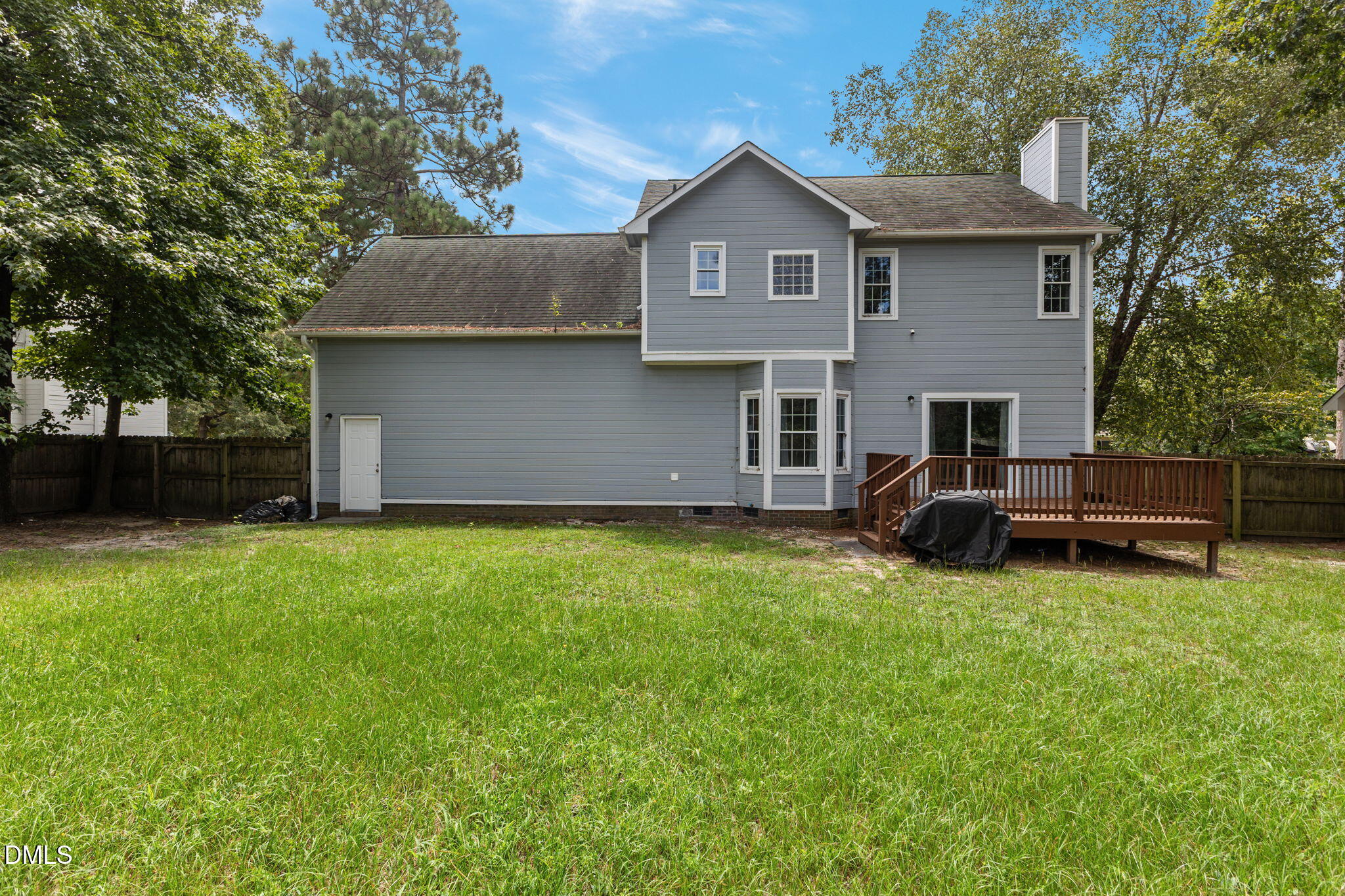 main property photo 8