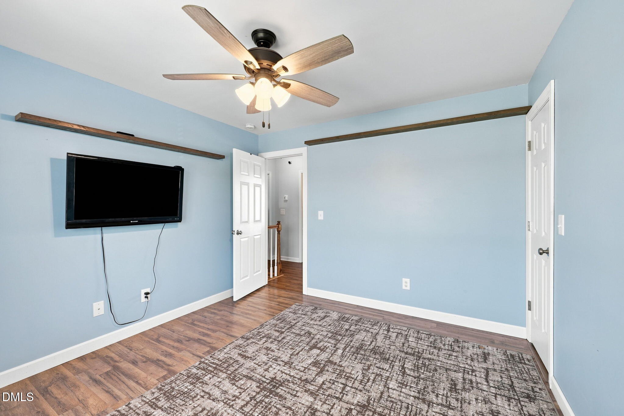main property photo 24