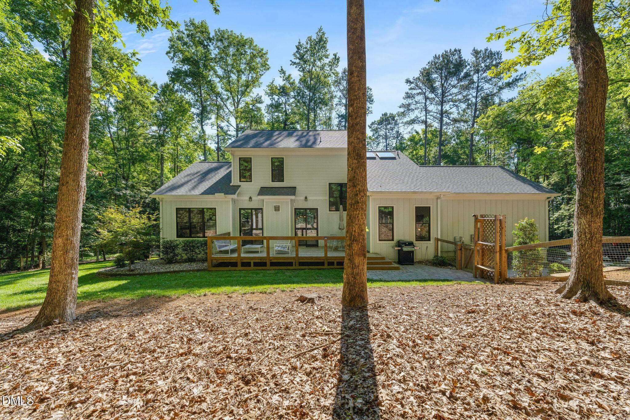 main property photo 32