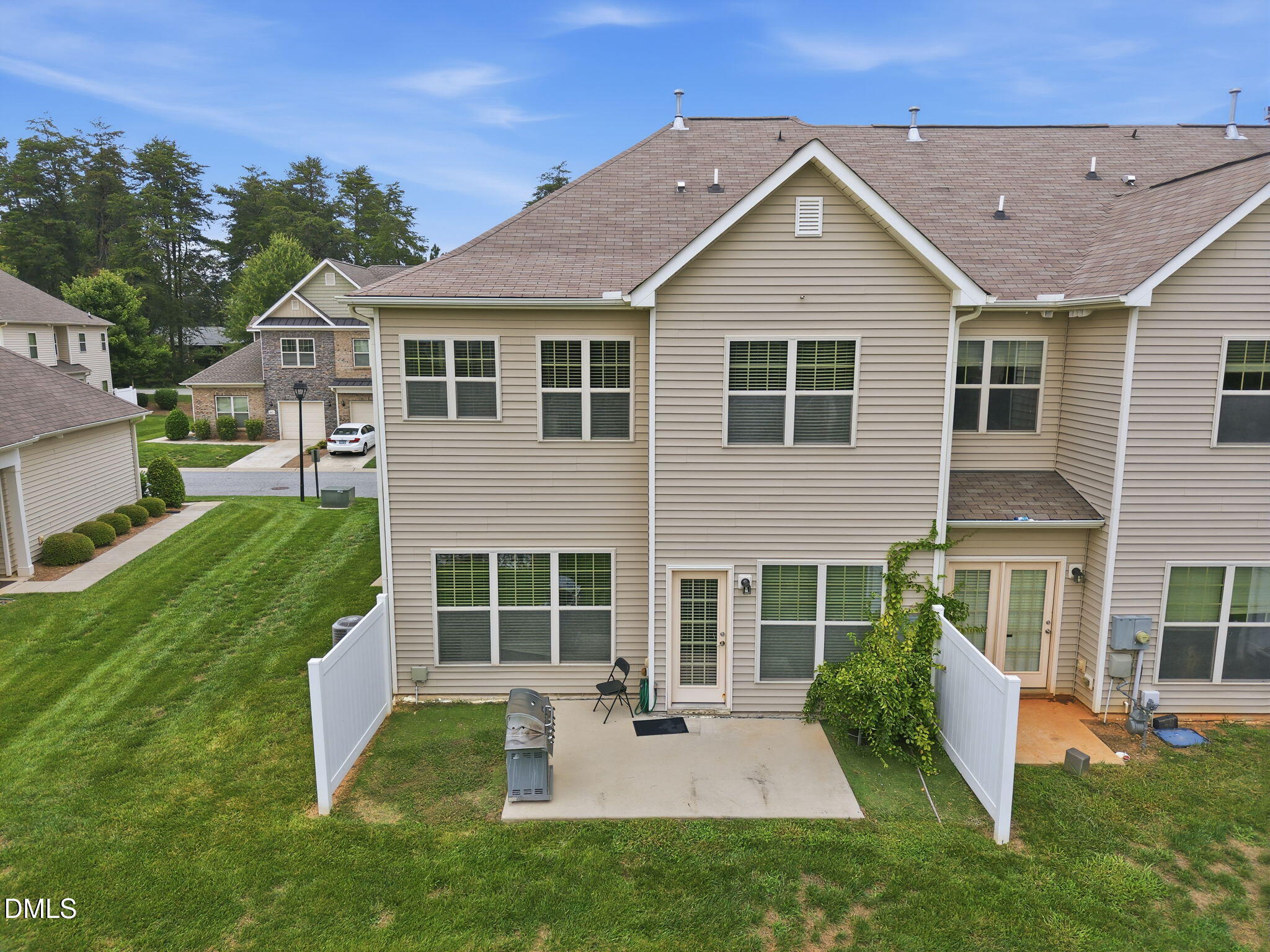 main property photo 32
