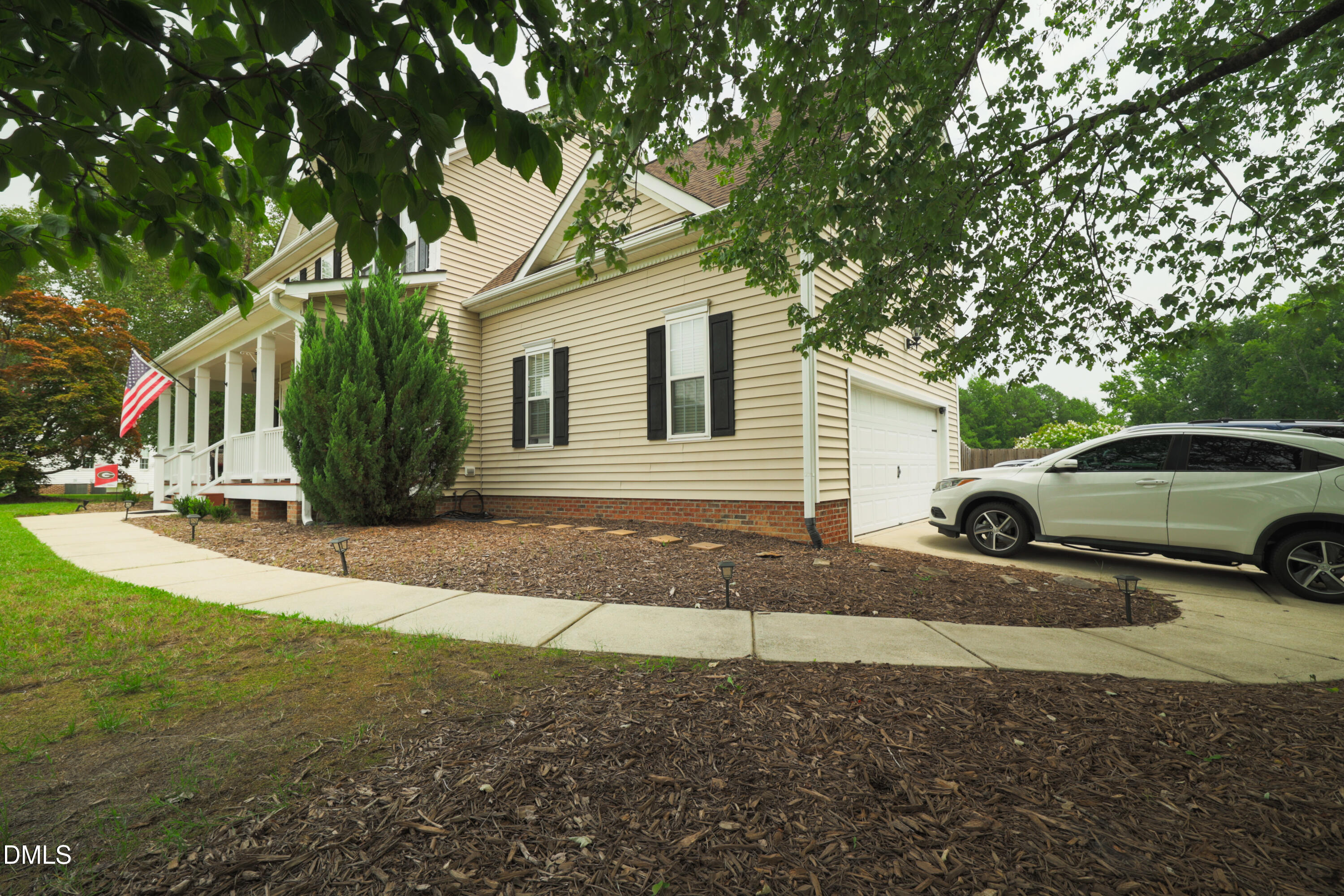 main property photo 8
