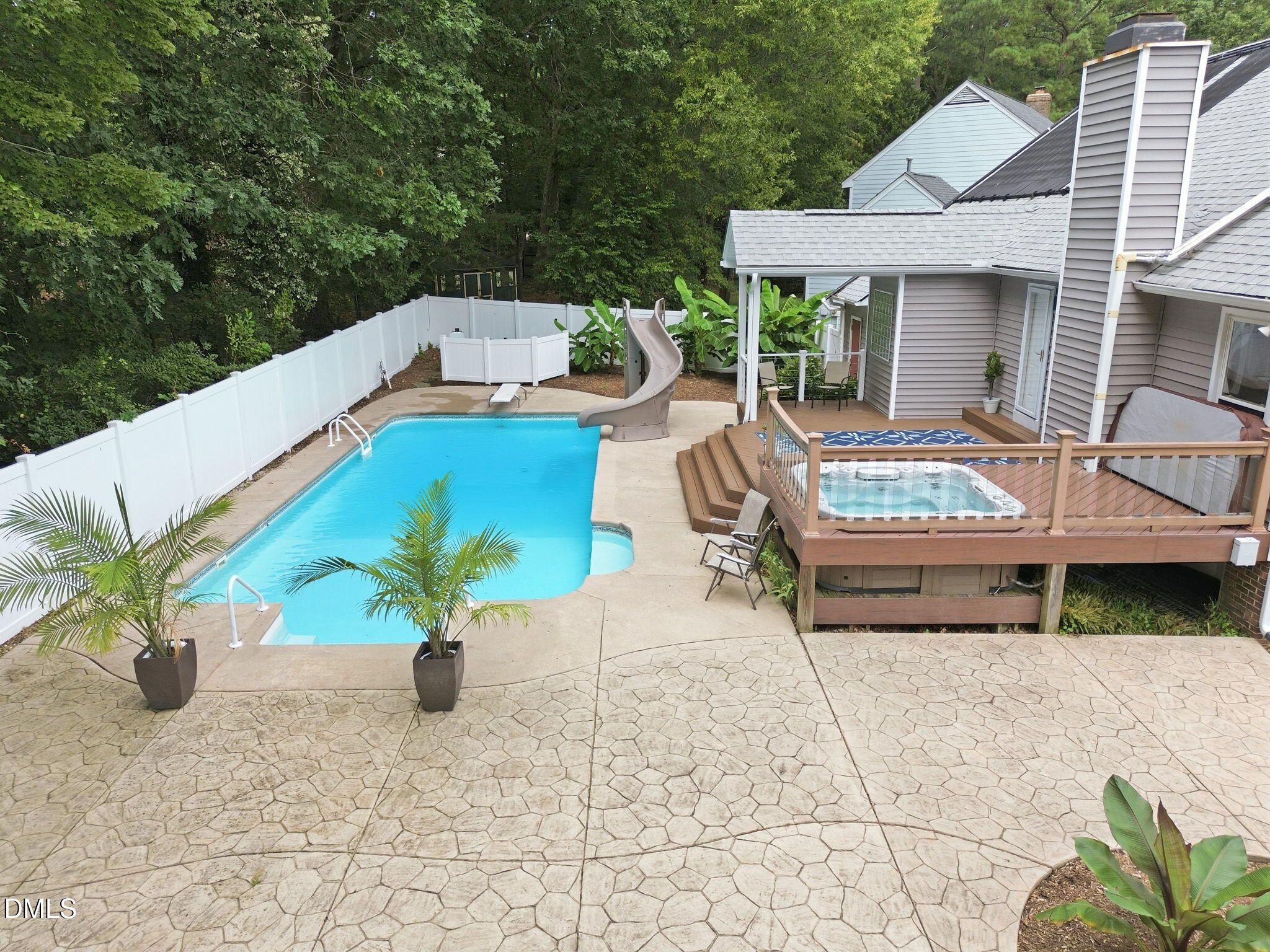 main property photo 33