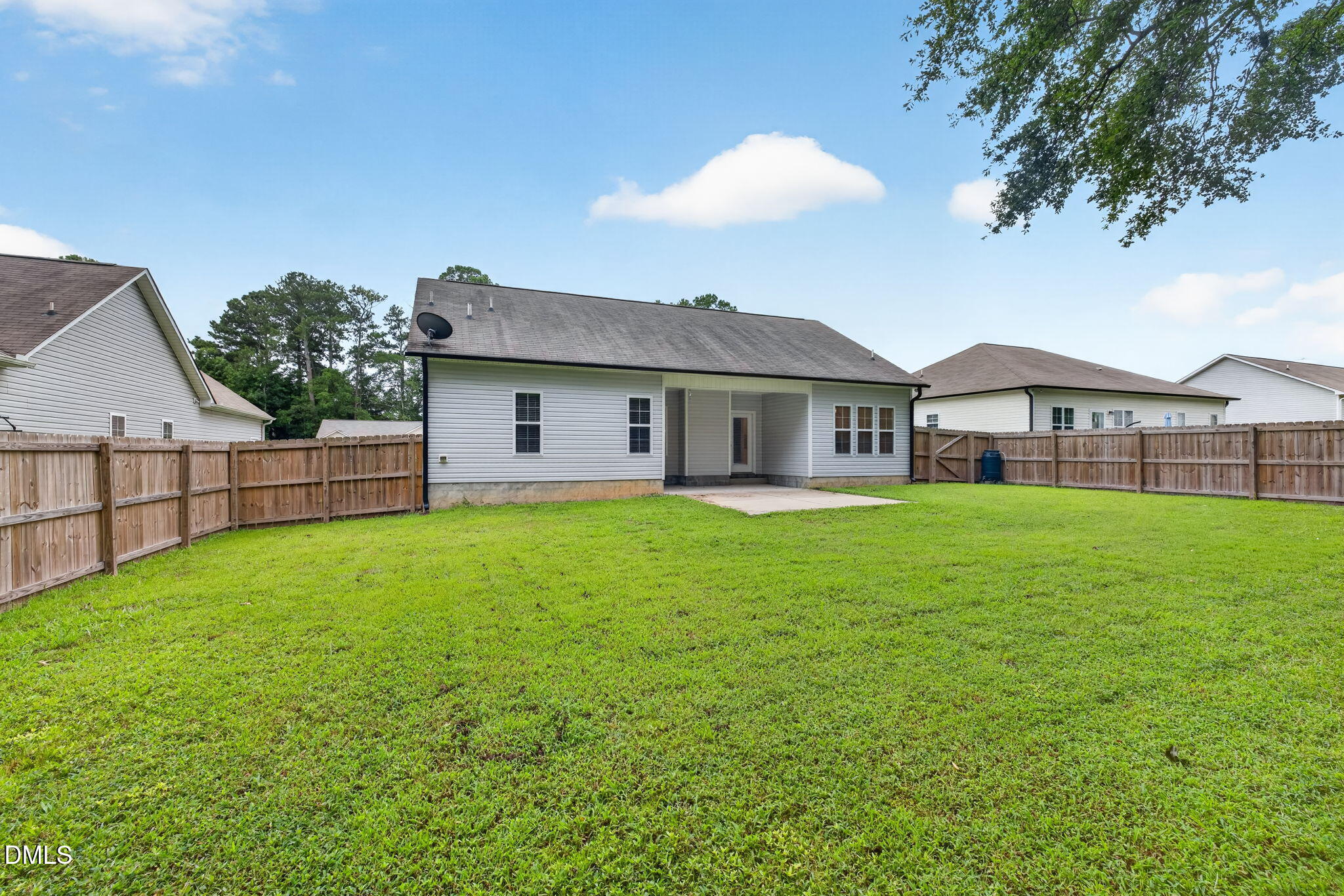 main property photo 31