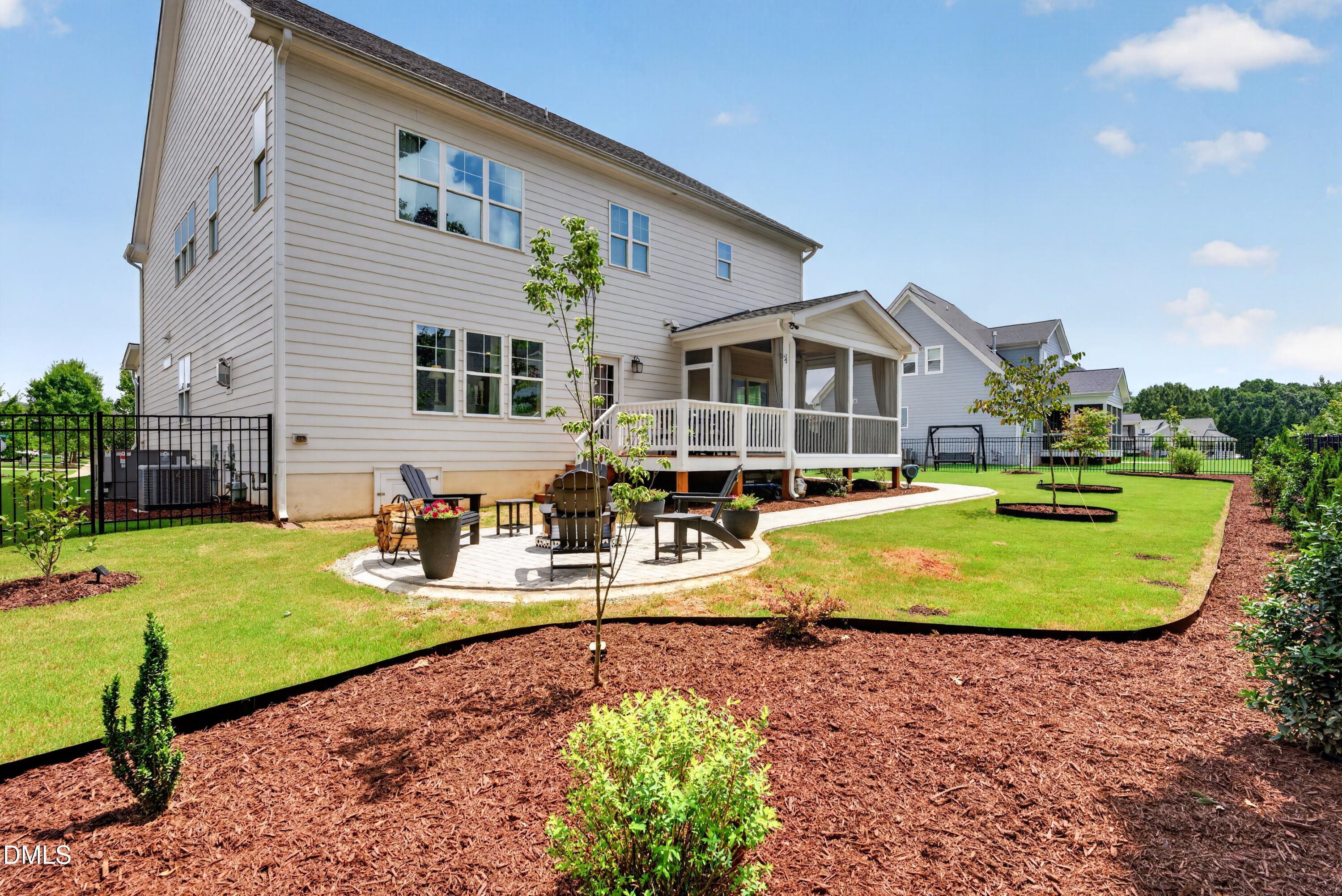 main property photo 41