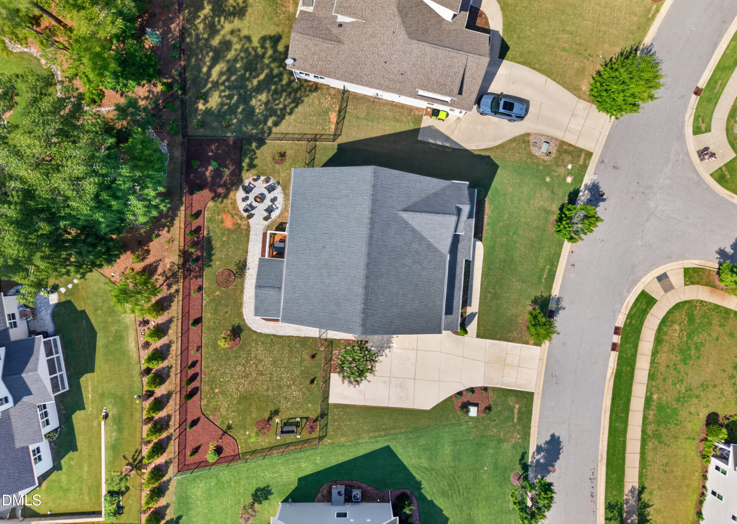 main property photo 45