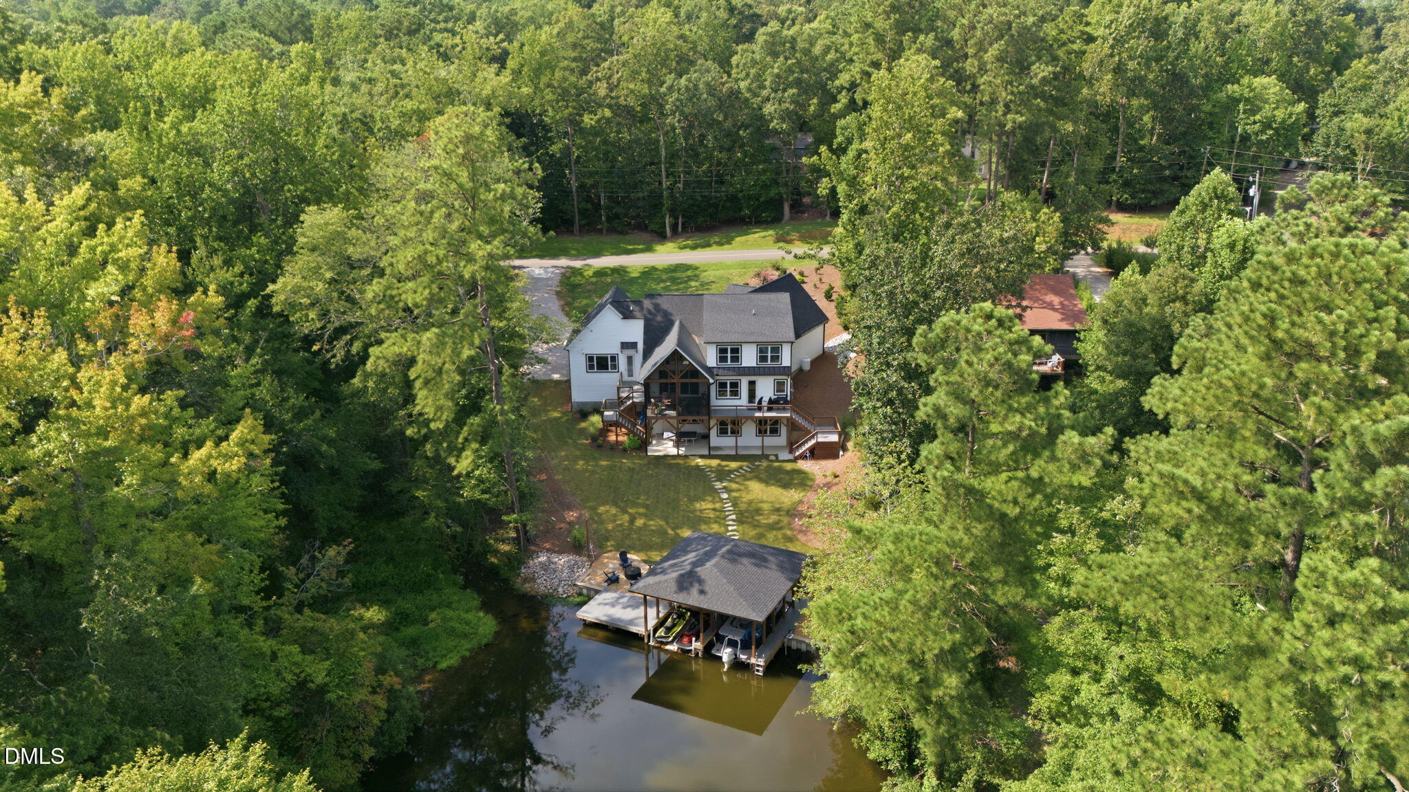 main property photo 40