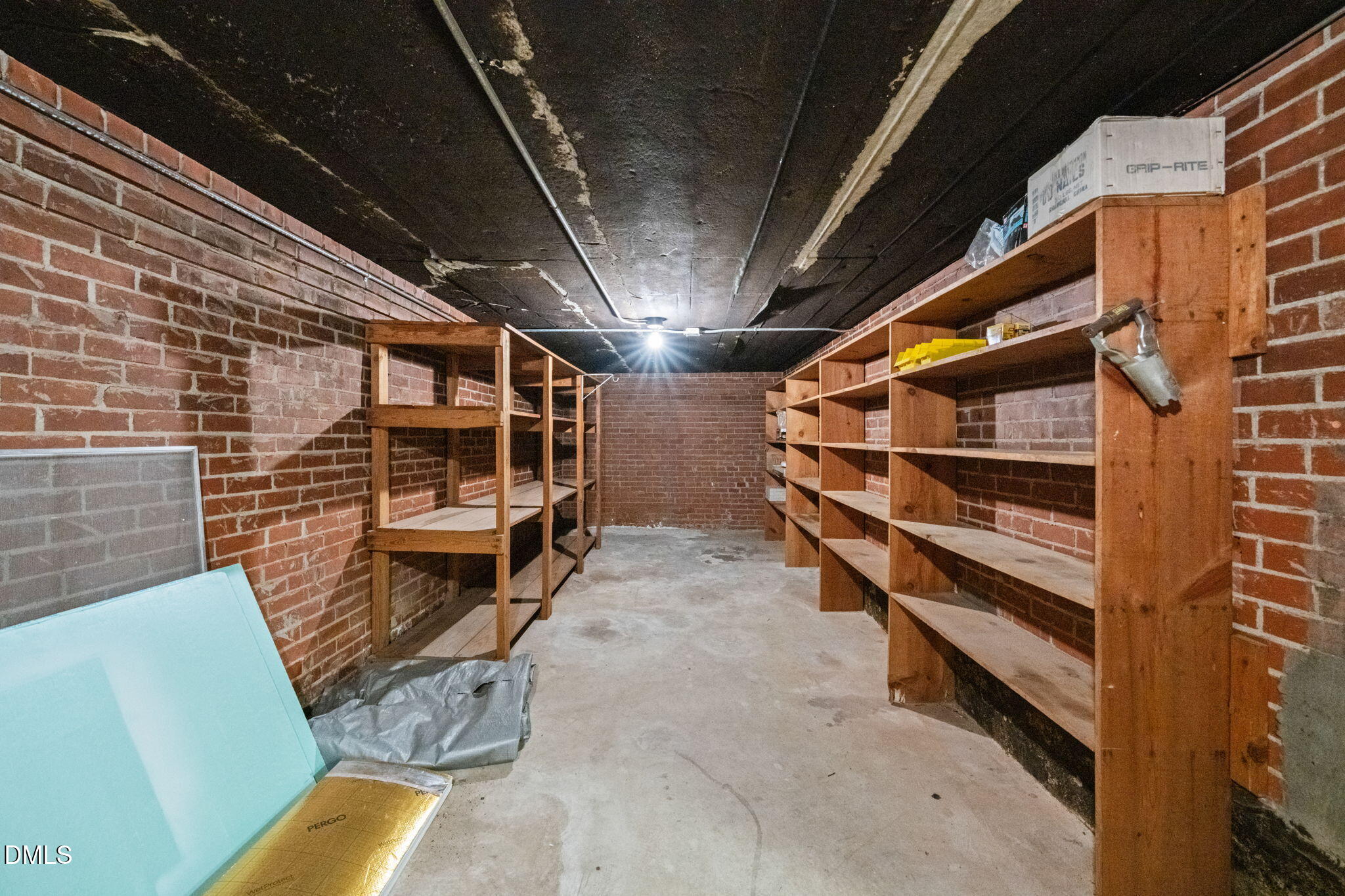 main property photo 32