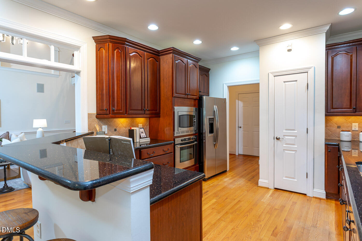 main property photo 8