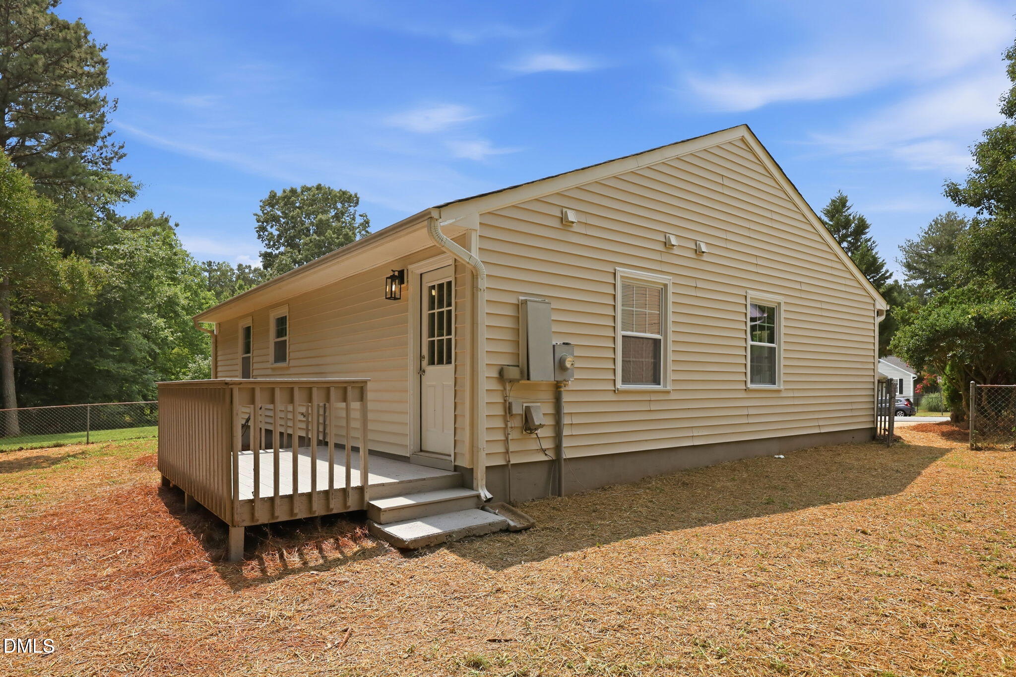 main property photo 30