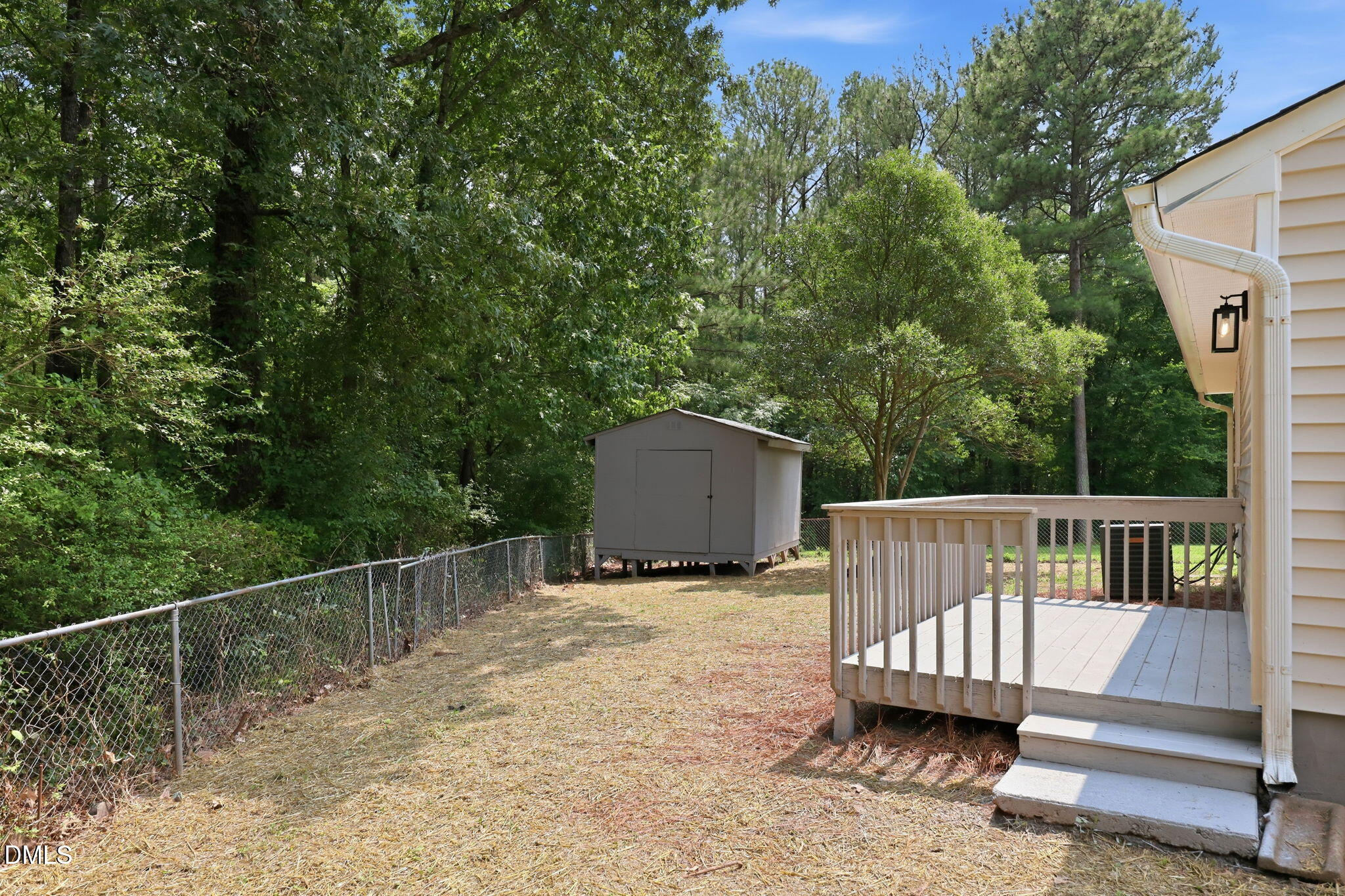 main property photo 33