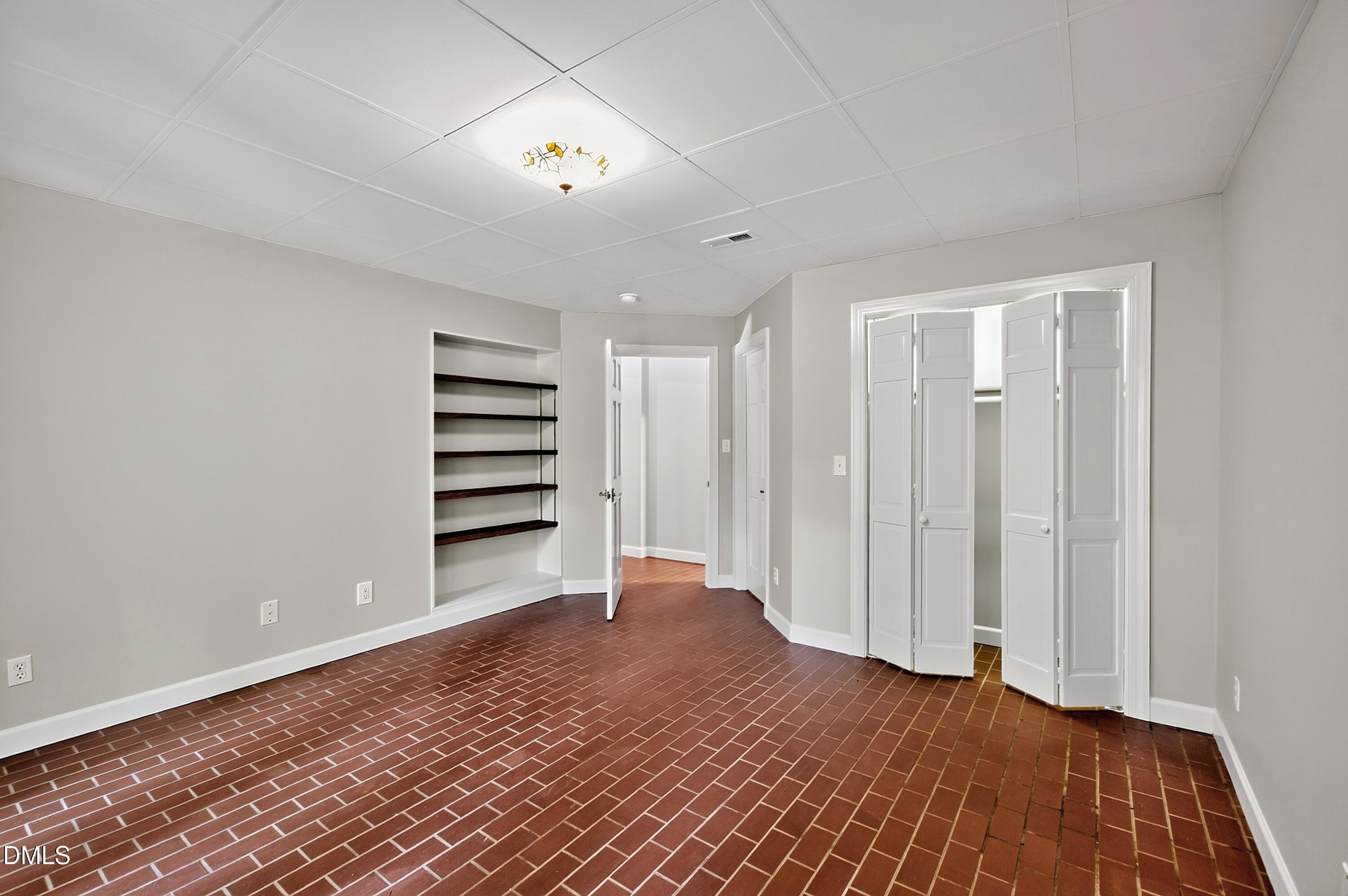 main property photo 48