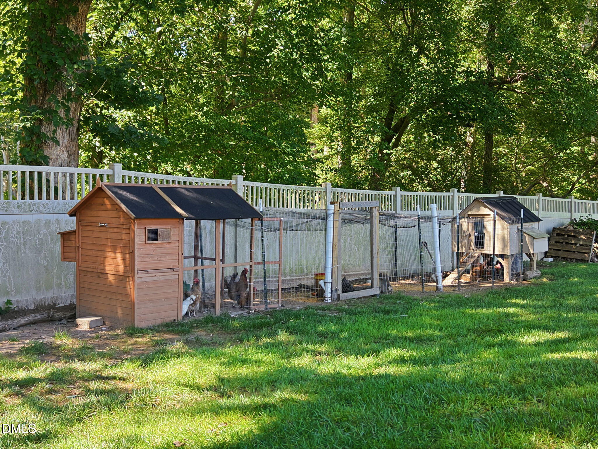 main property photo 45
