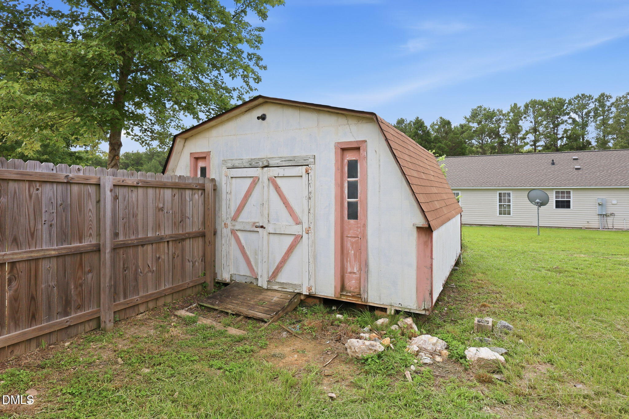main property photo 38