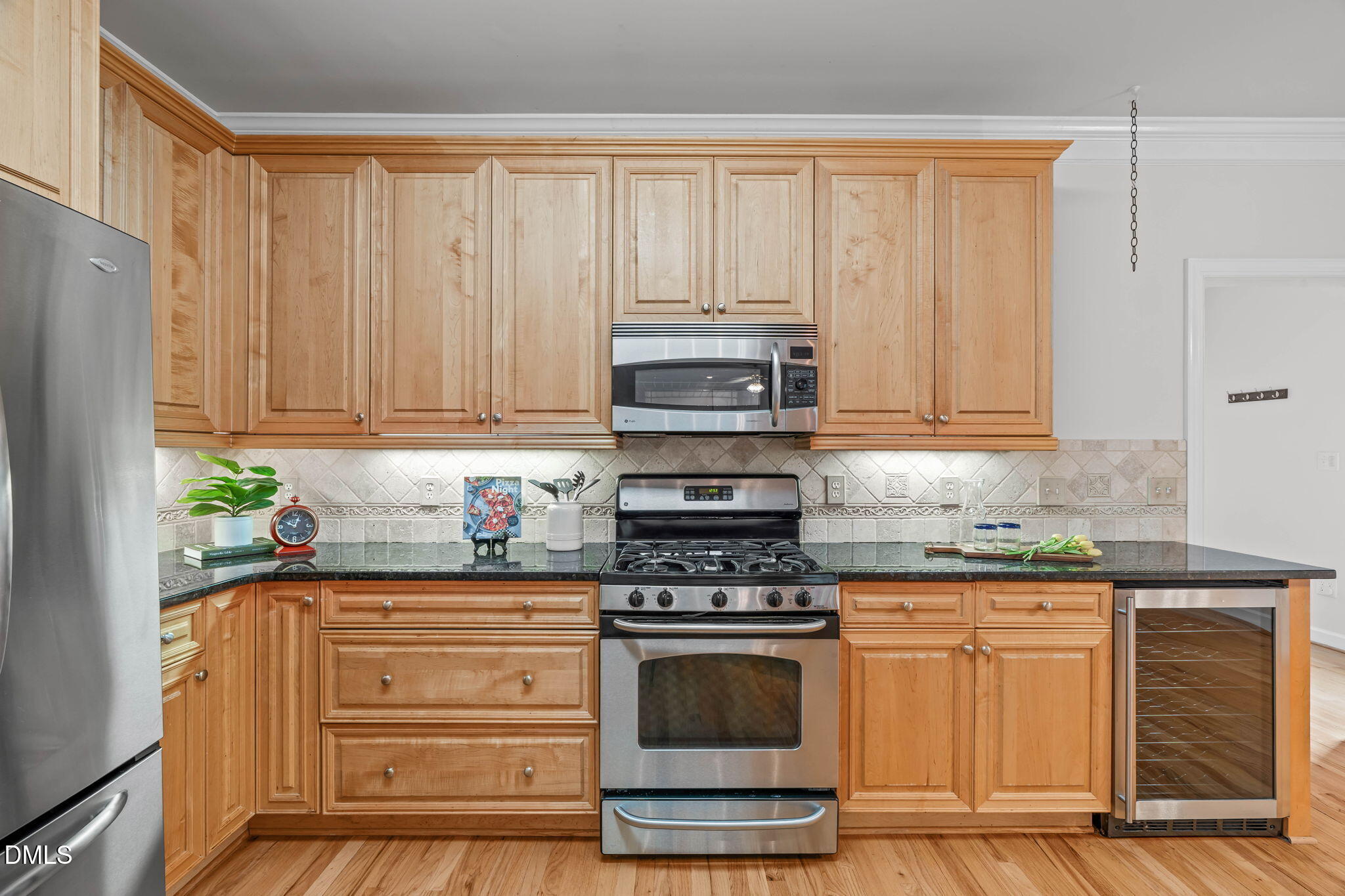 main property photo 12