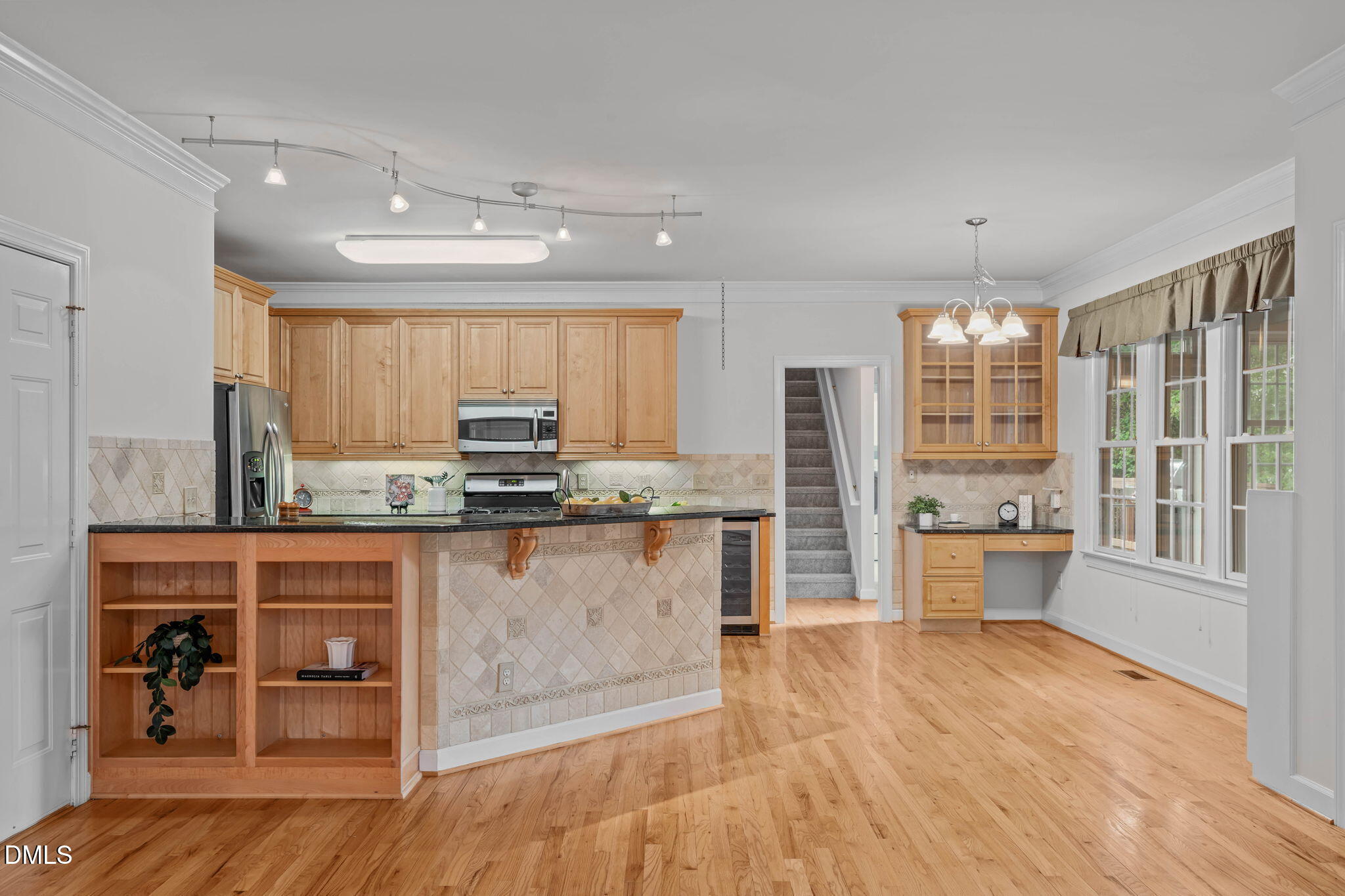 main property photo 16