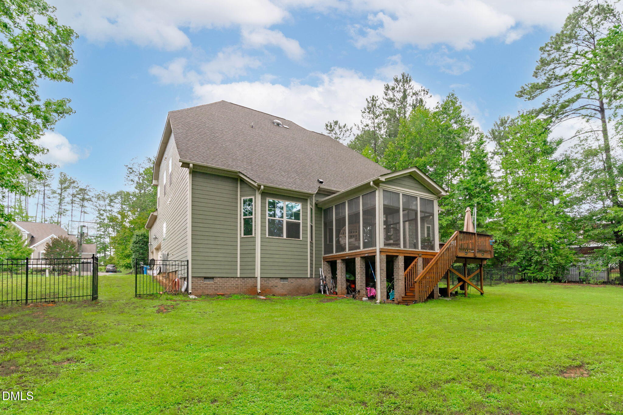 main property photo 36