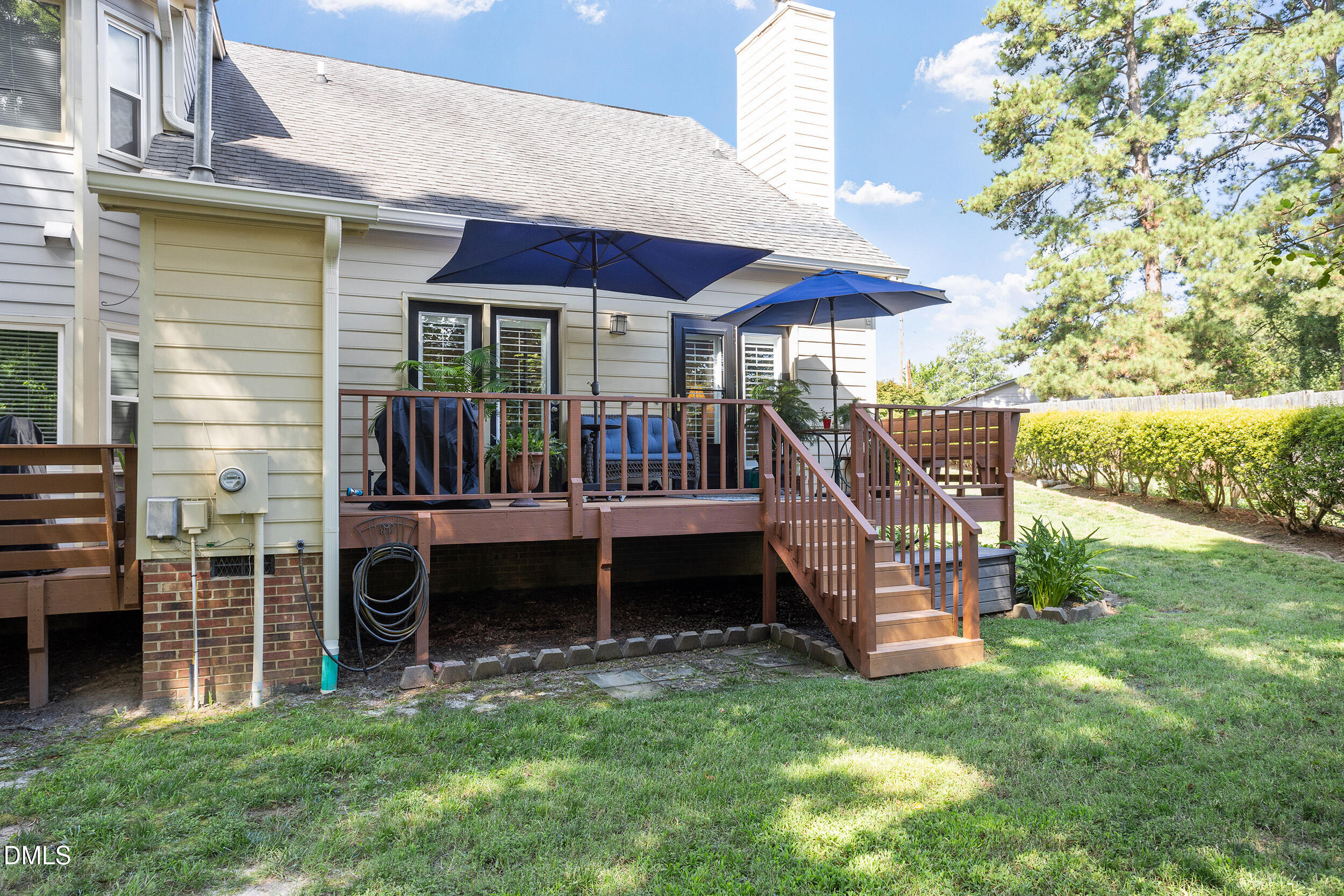 main property photo 30