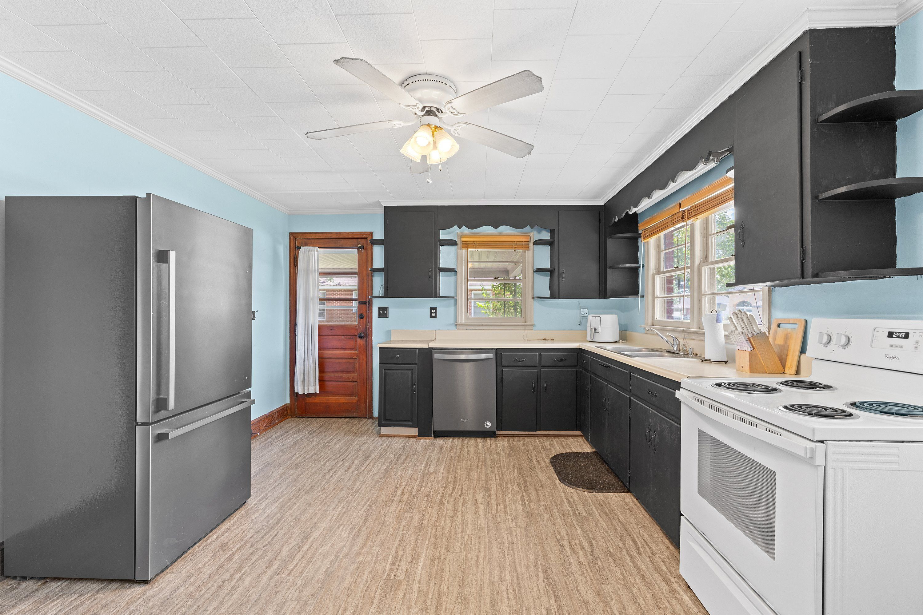 main property photo 10