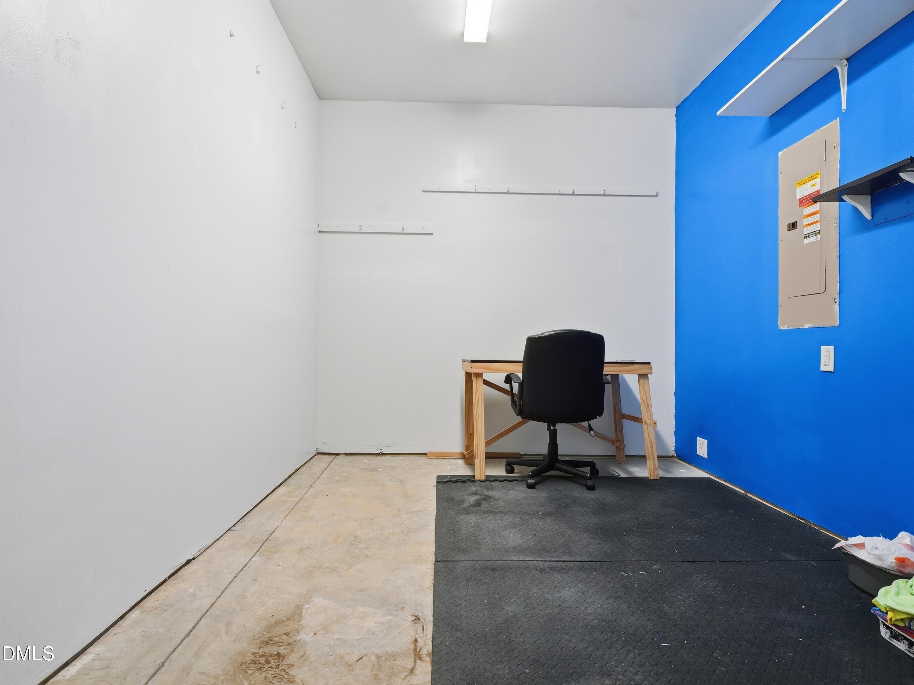 main property photo 31