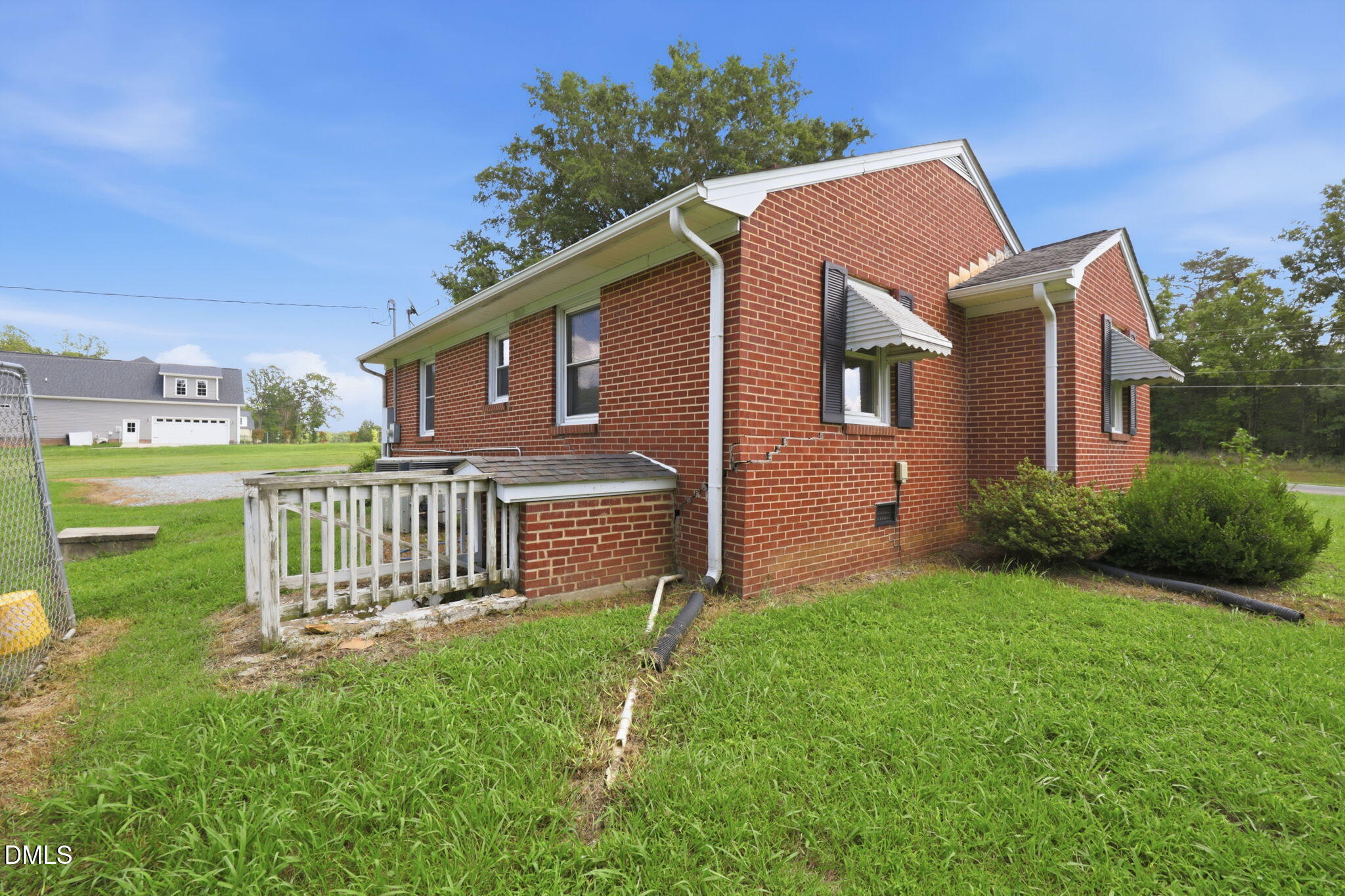 main property photo 11