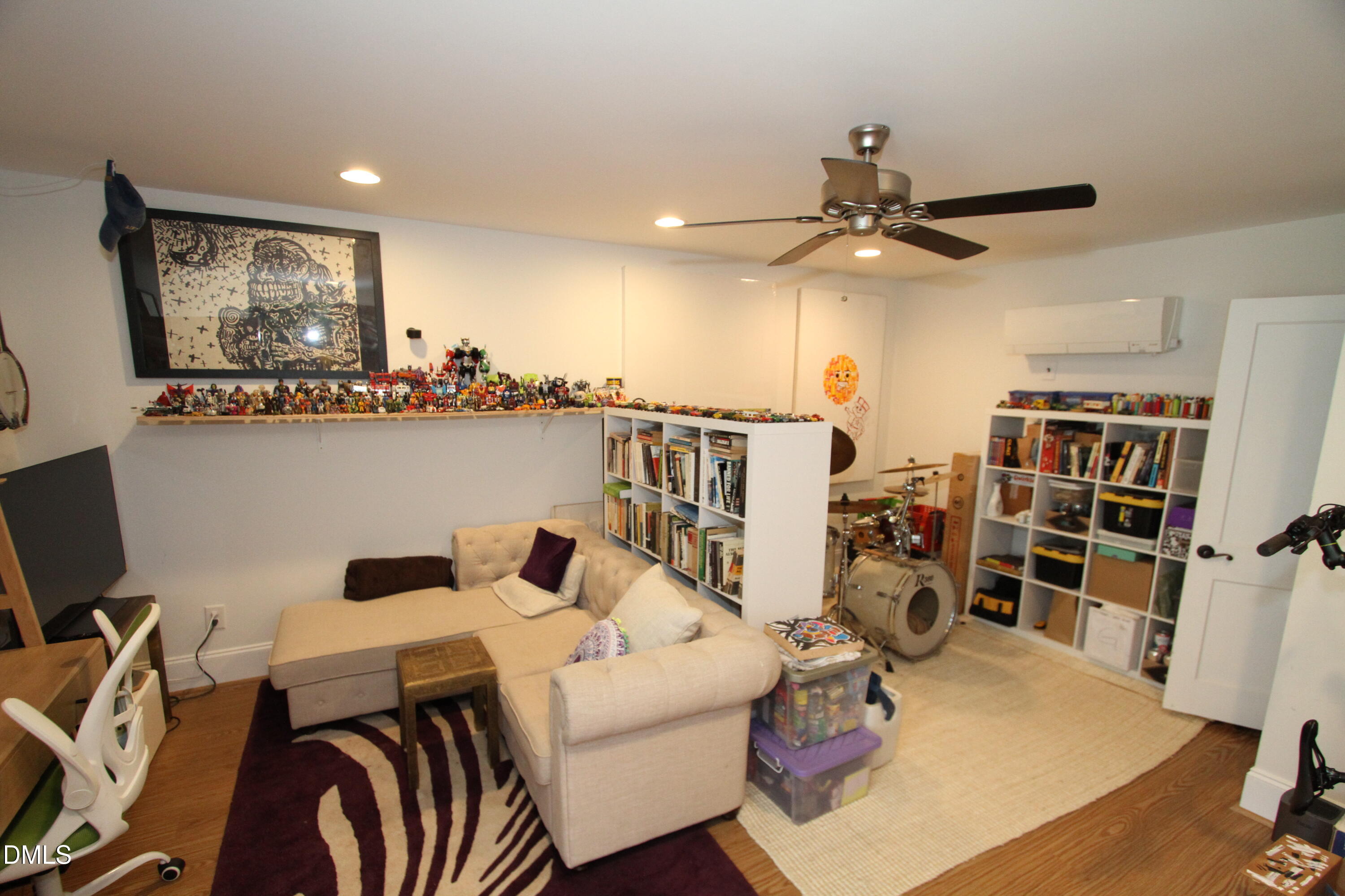 main property photo 74