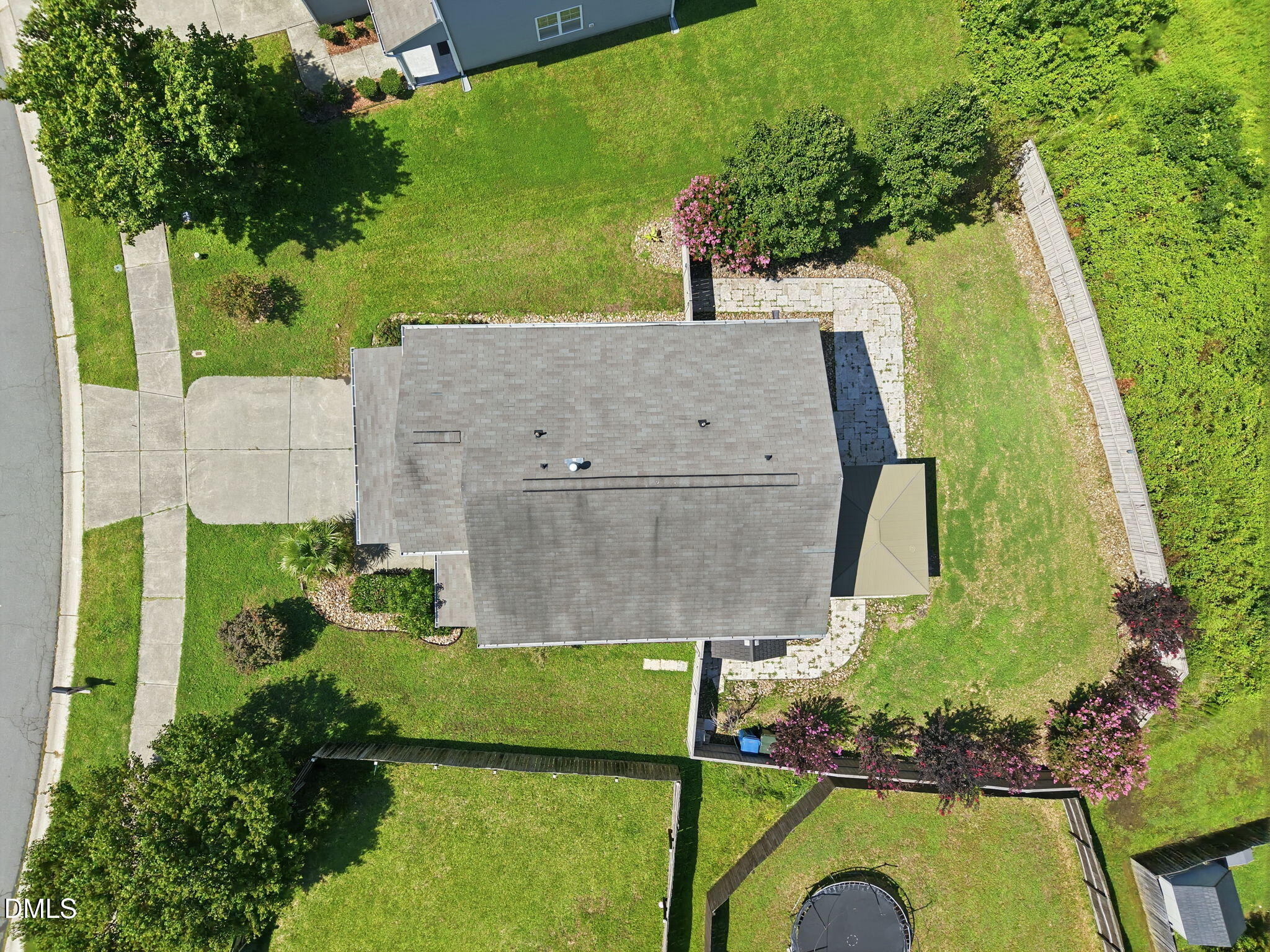 main property photo 33