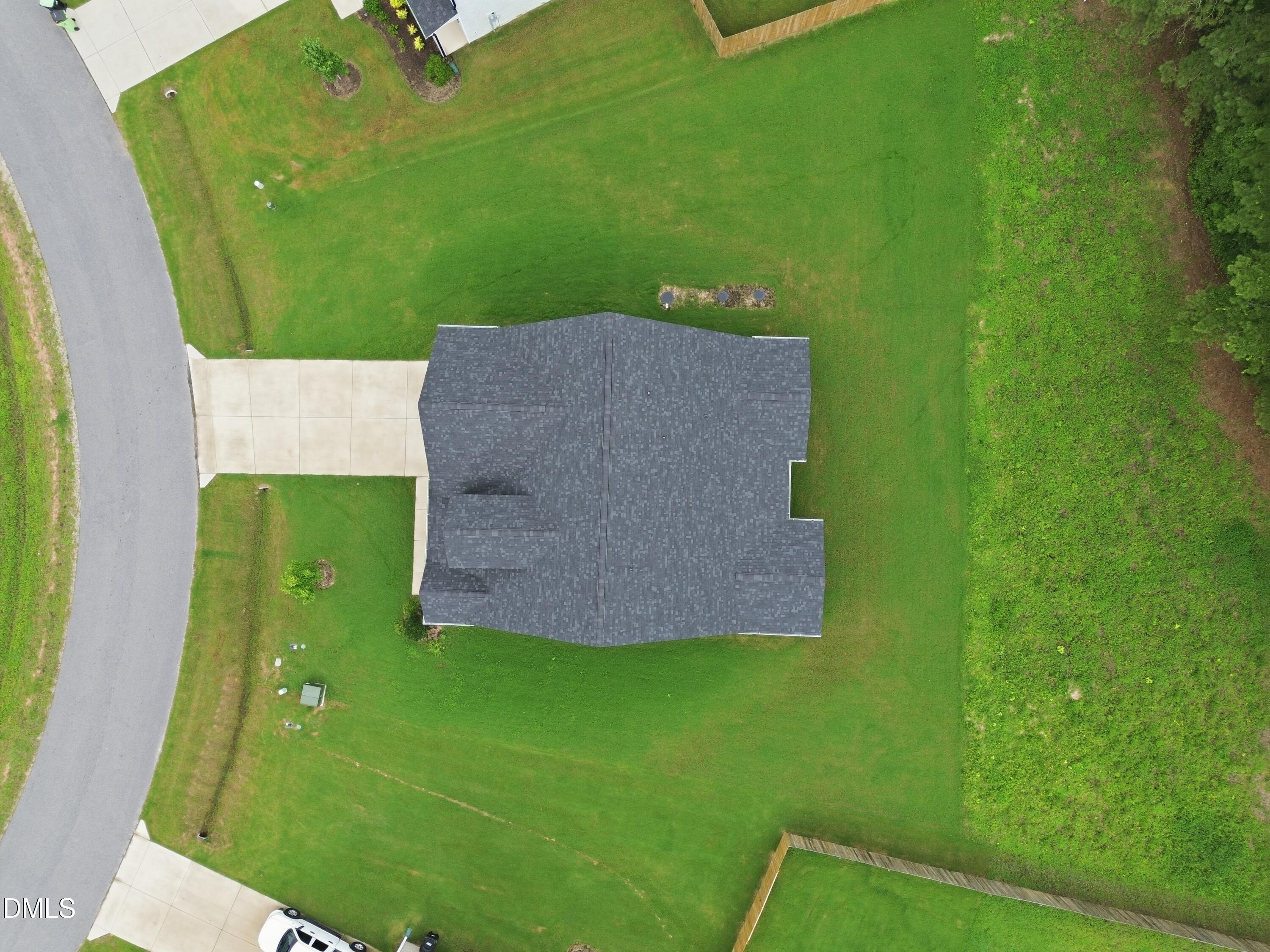 main property photo 40
